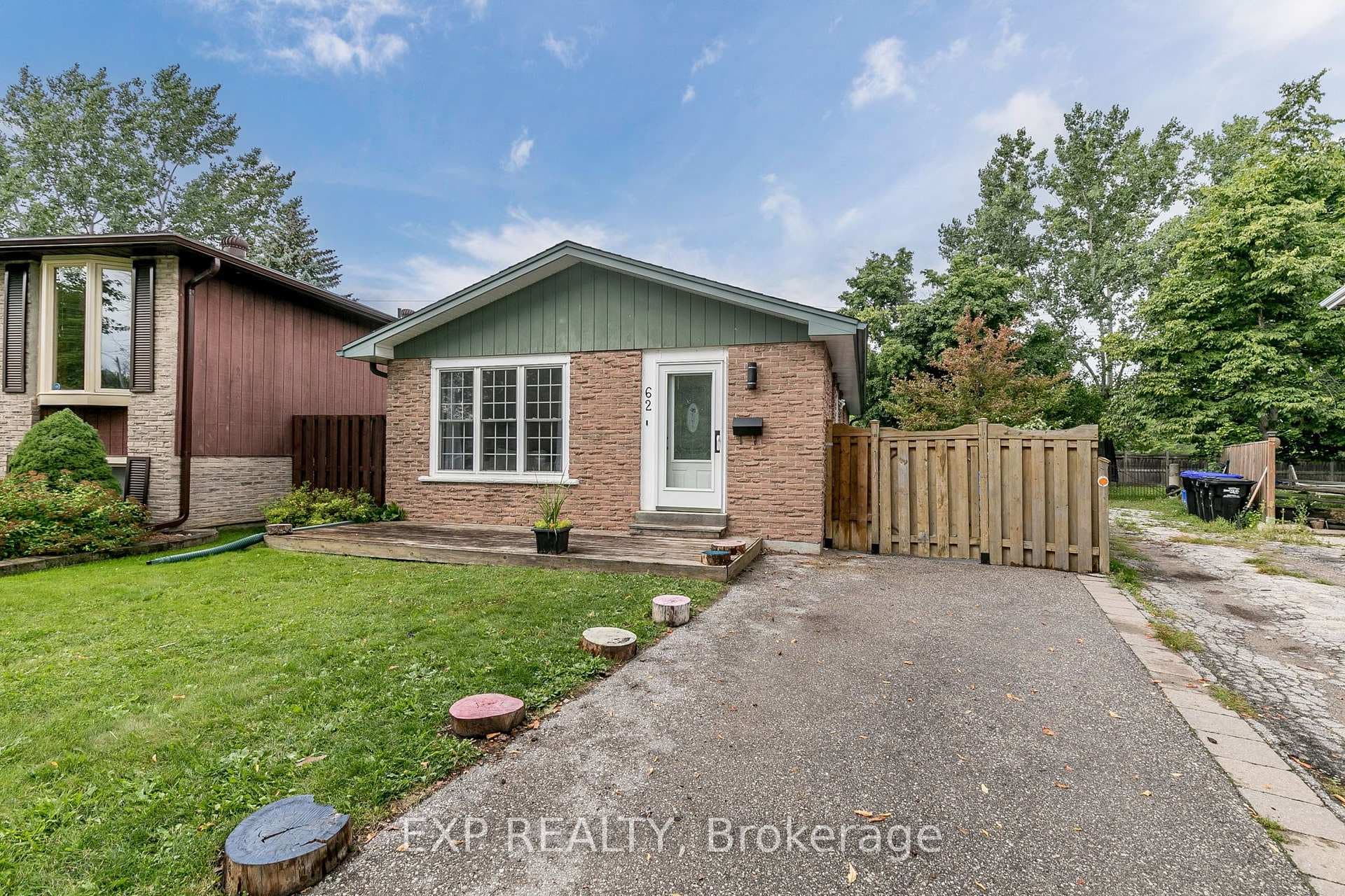 62 Courtice Crescent photo 3