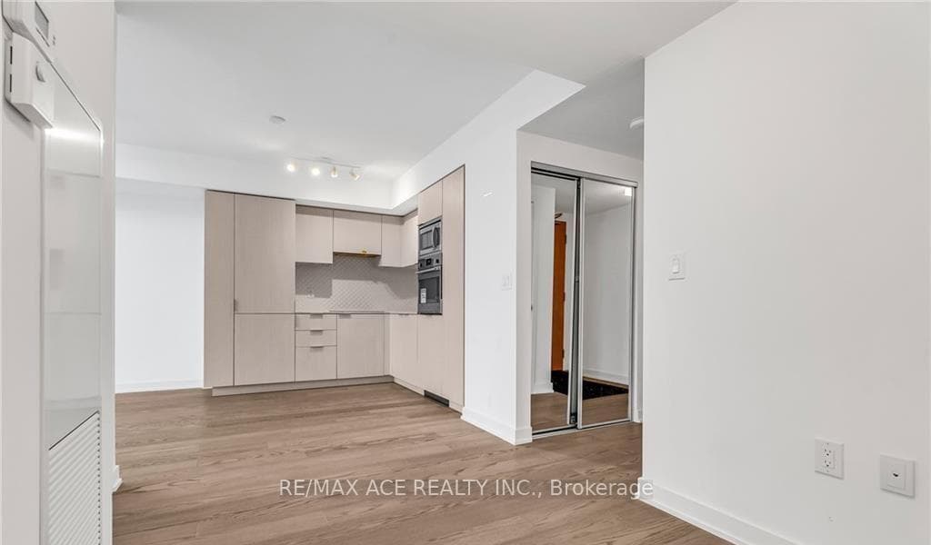 11 Wellesley Street Unit 6002 photo 21