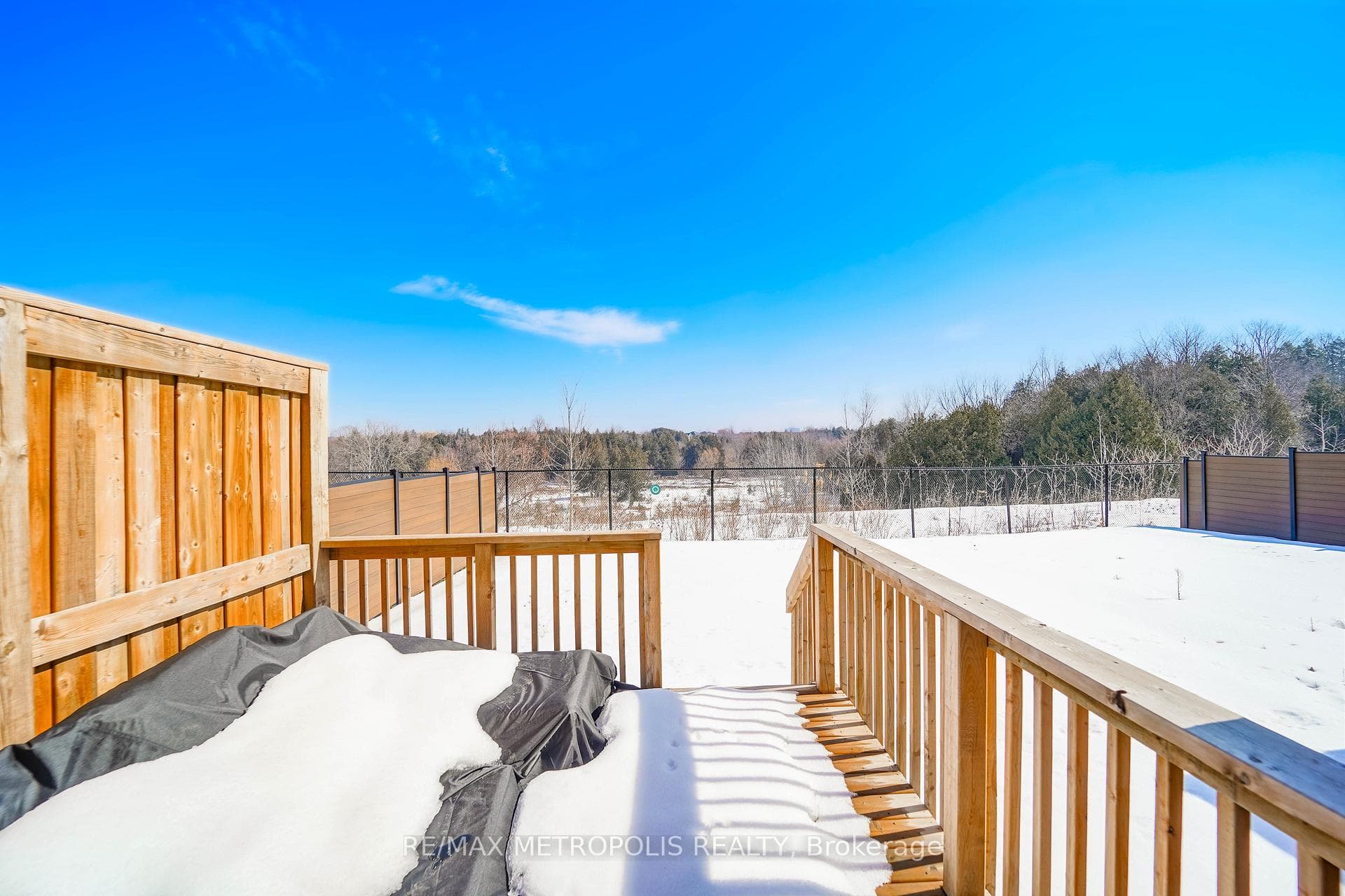 17 Hickling Lane photo 44
