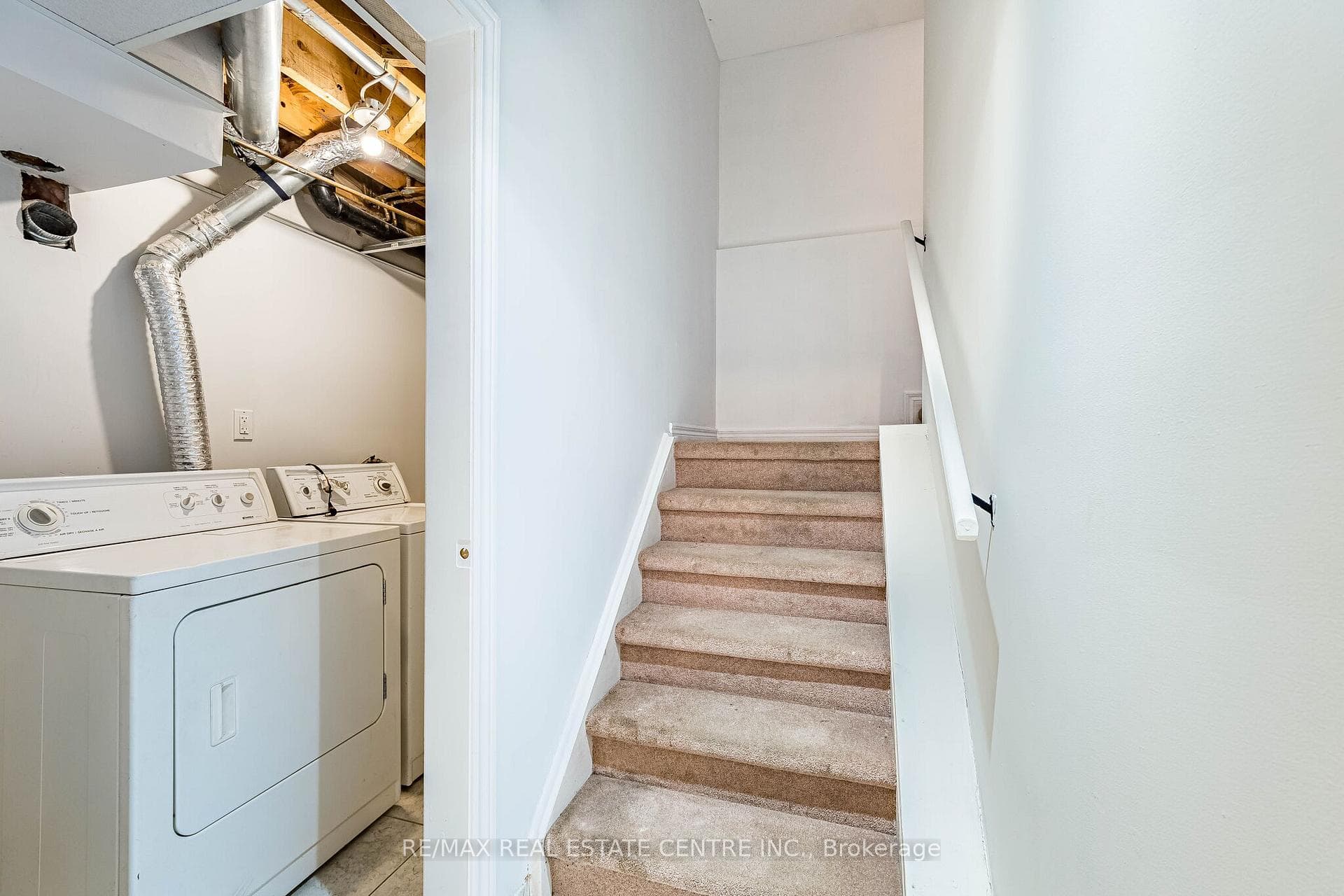 35 Twisted Oak Street photo 36
