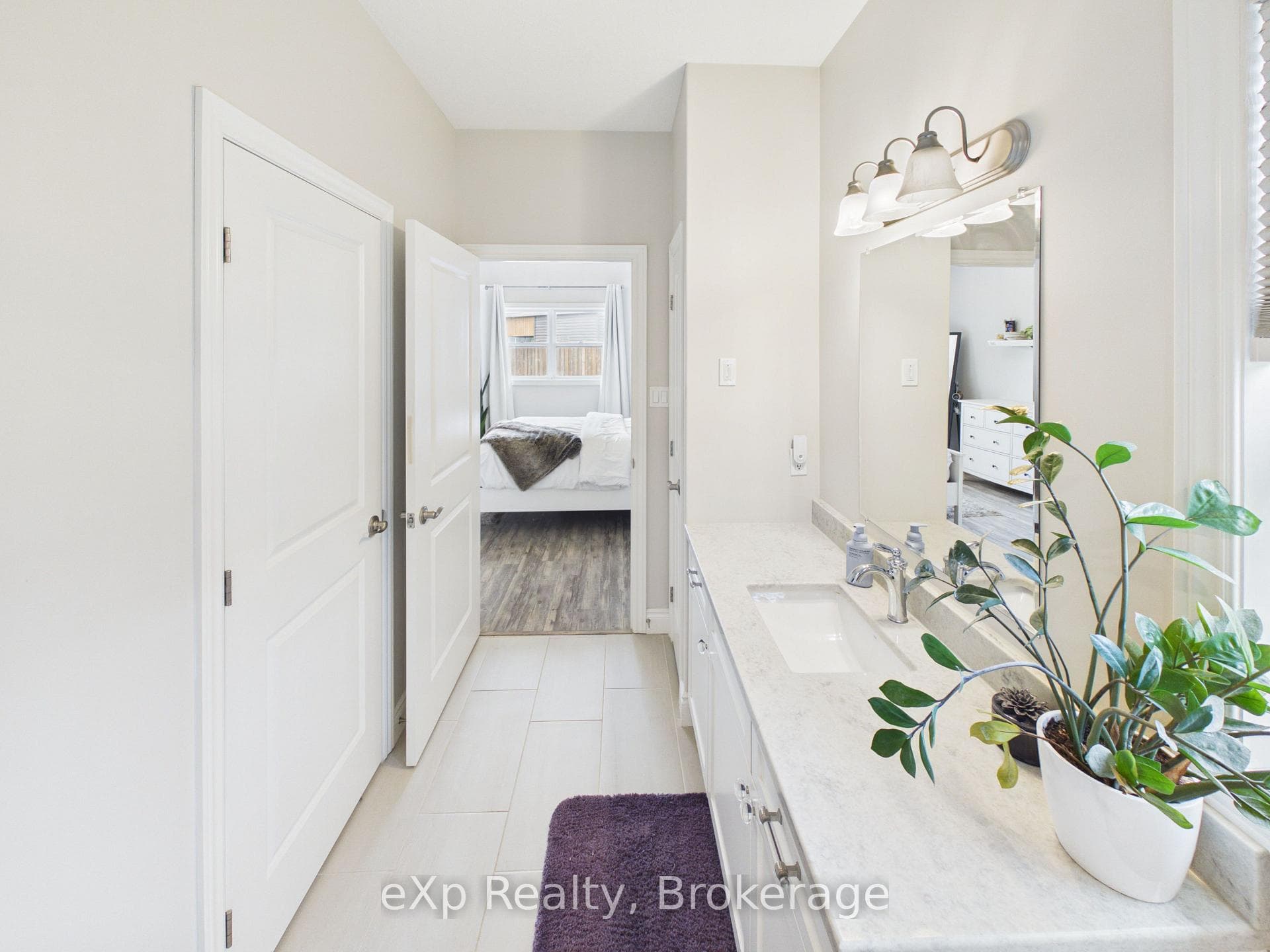 1050 Waterloo Street Unit 11 photo 18