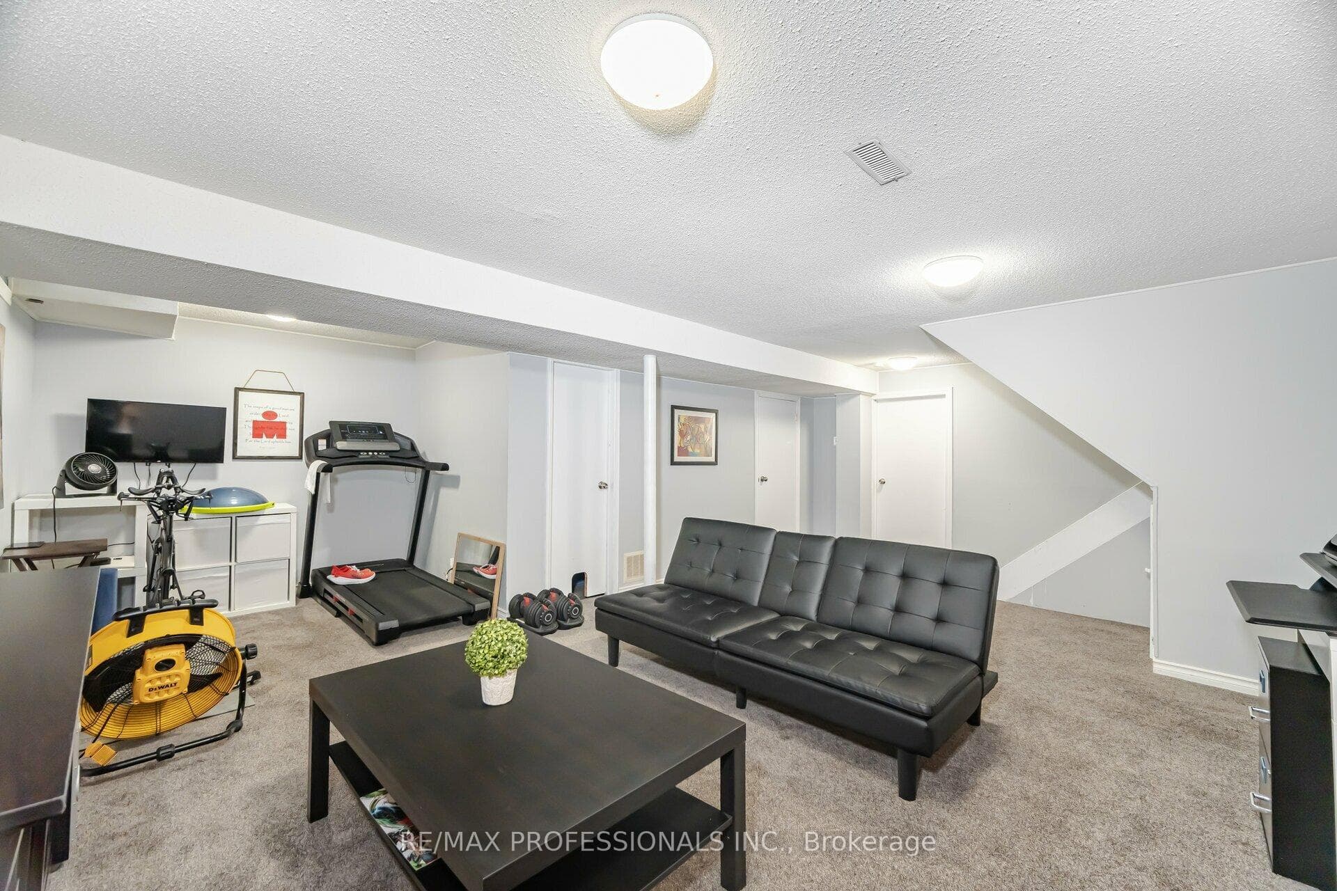 2 Crenshaw Court photo 32