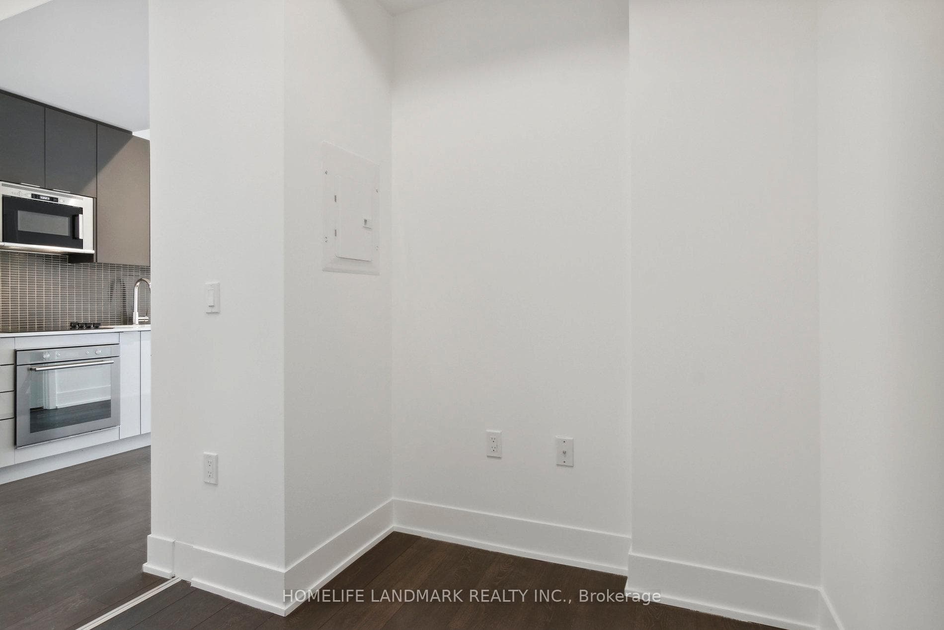 2916 HWY 7 Road Unit 1106 photo 17