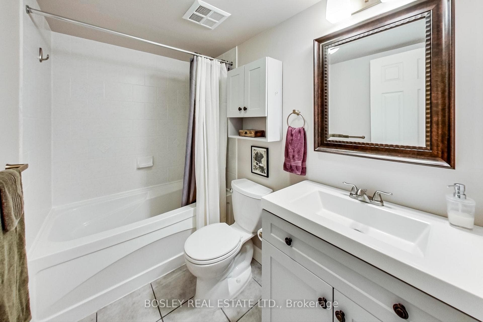 245 Davisville Avenue Unit 207 photo 16