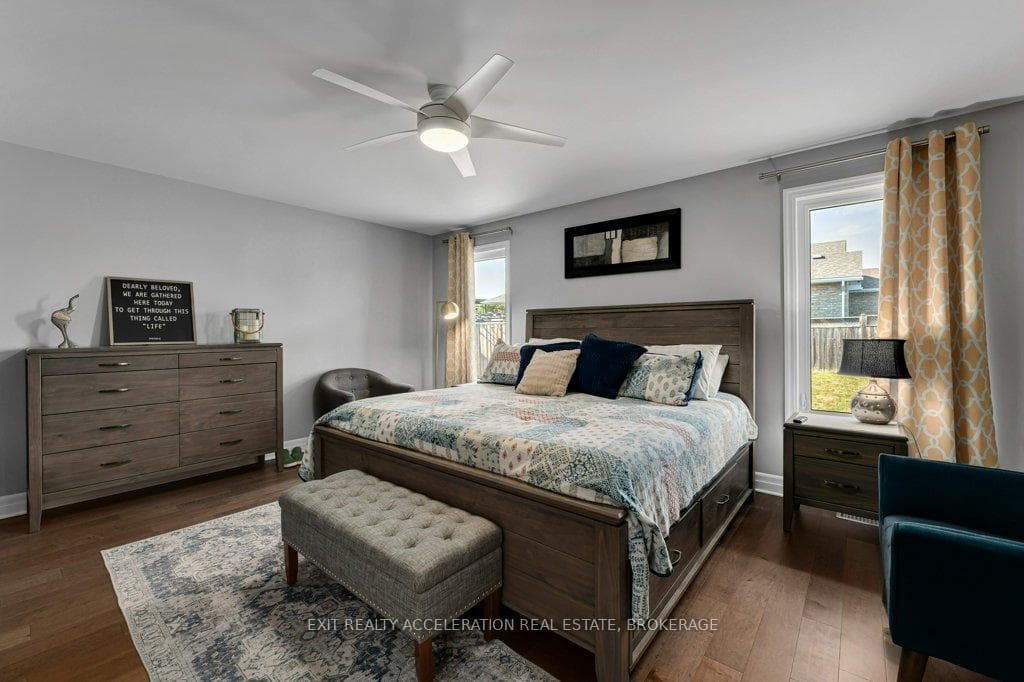 86 Hartwood Crescent photo 28