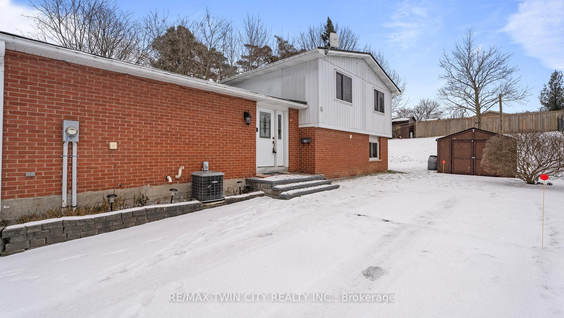 36 Thorncliffe Road photo 3