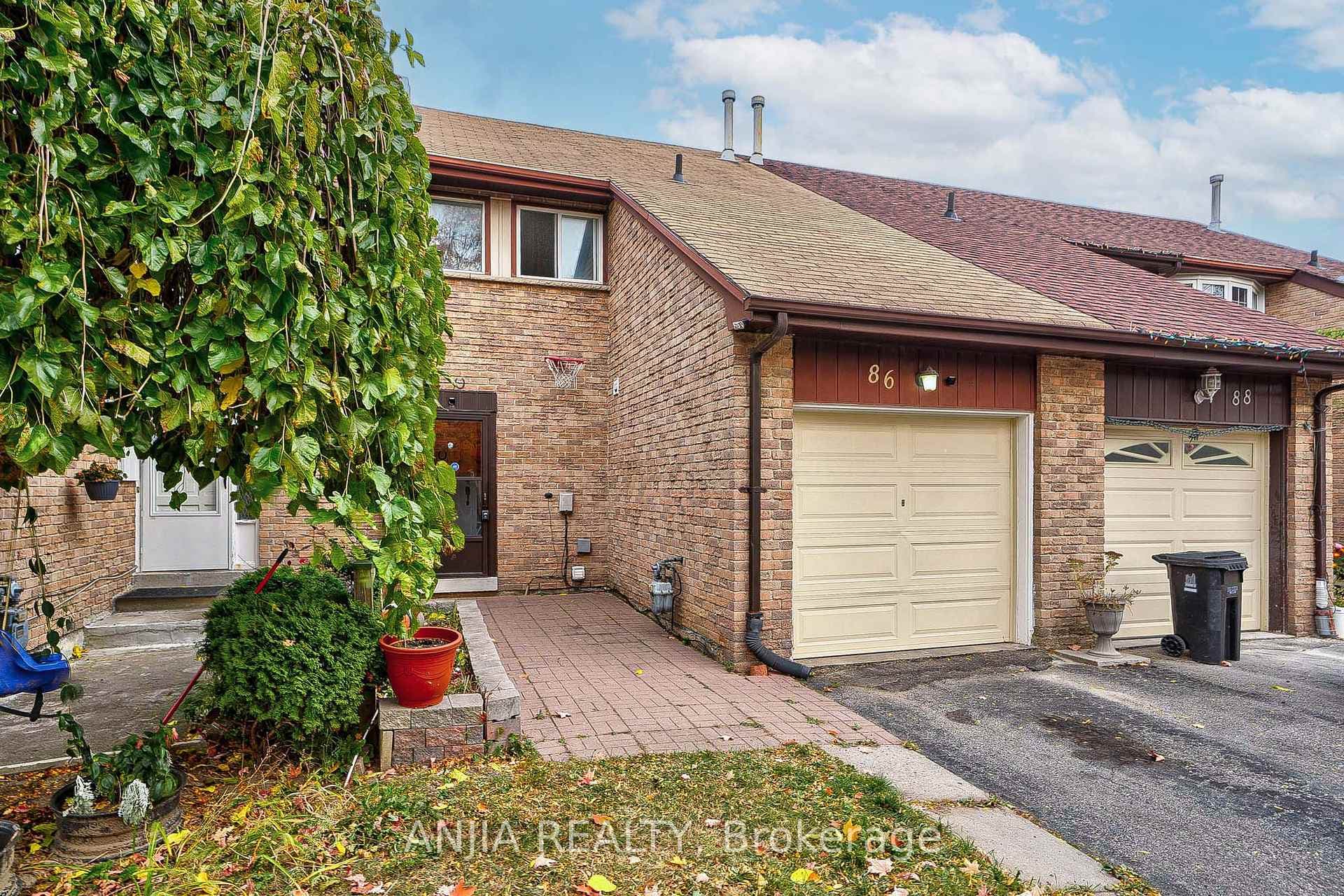 86 Croach Crescent photo 3