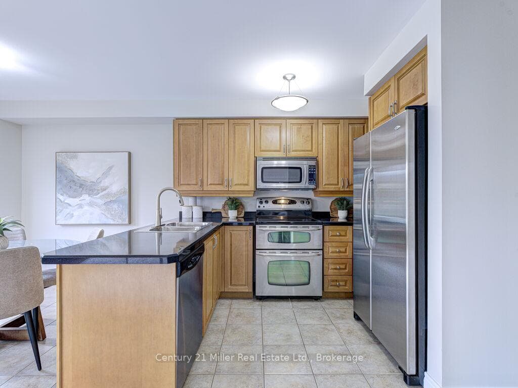 2092 Redstone Crescent photo 16