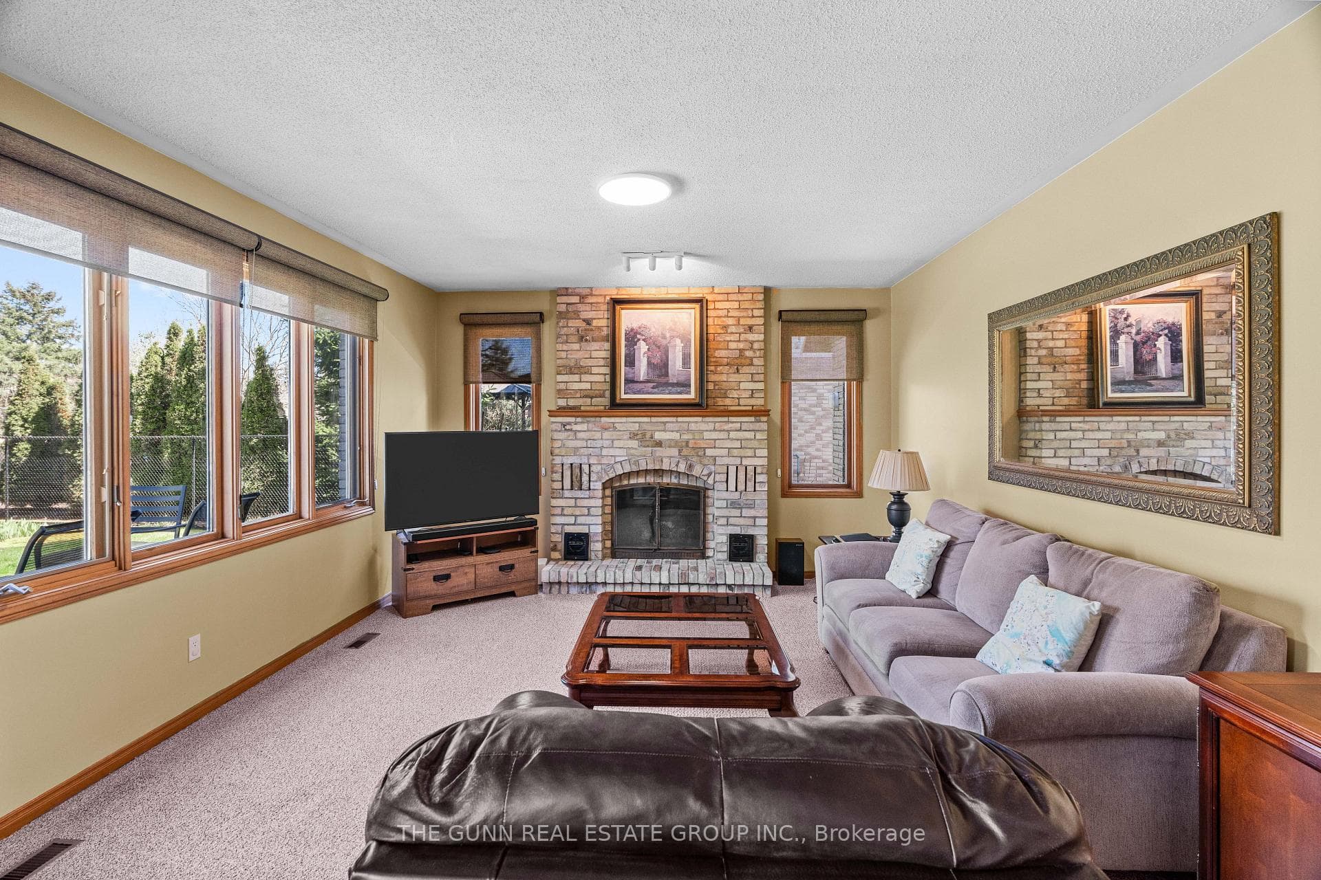 3934 Stacey Crescent photo 14