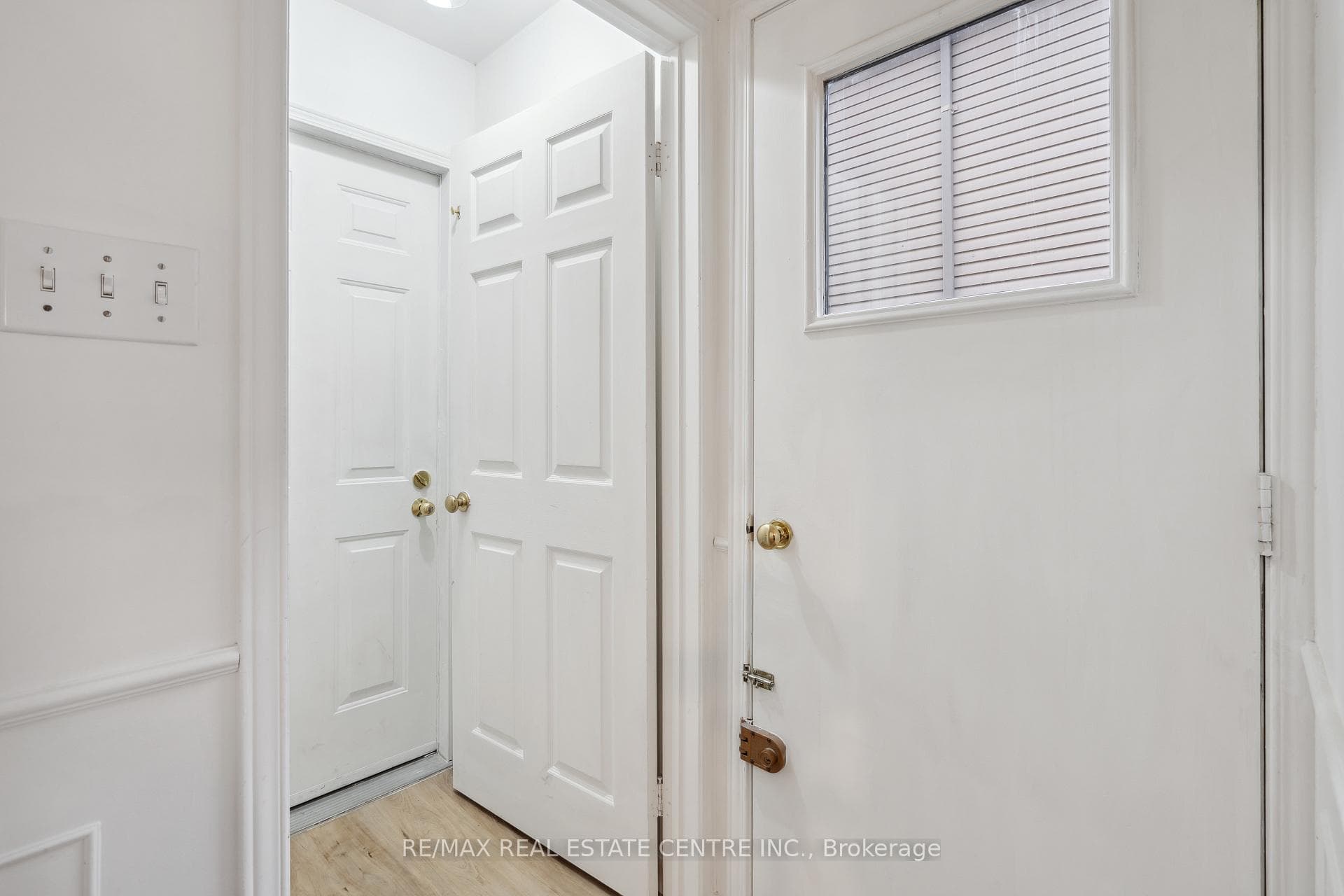 2 Blossom Avenue photo 26