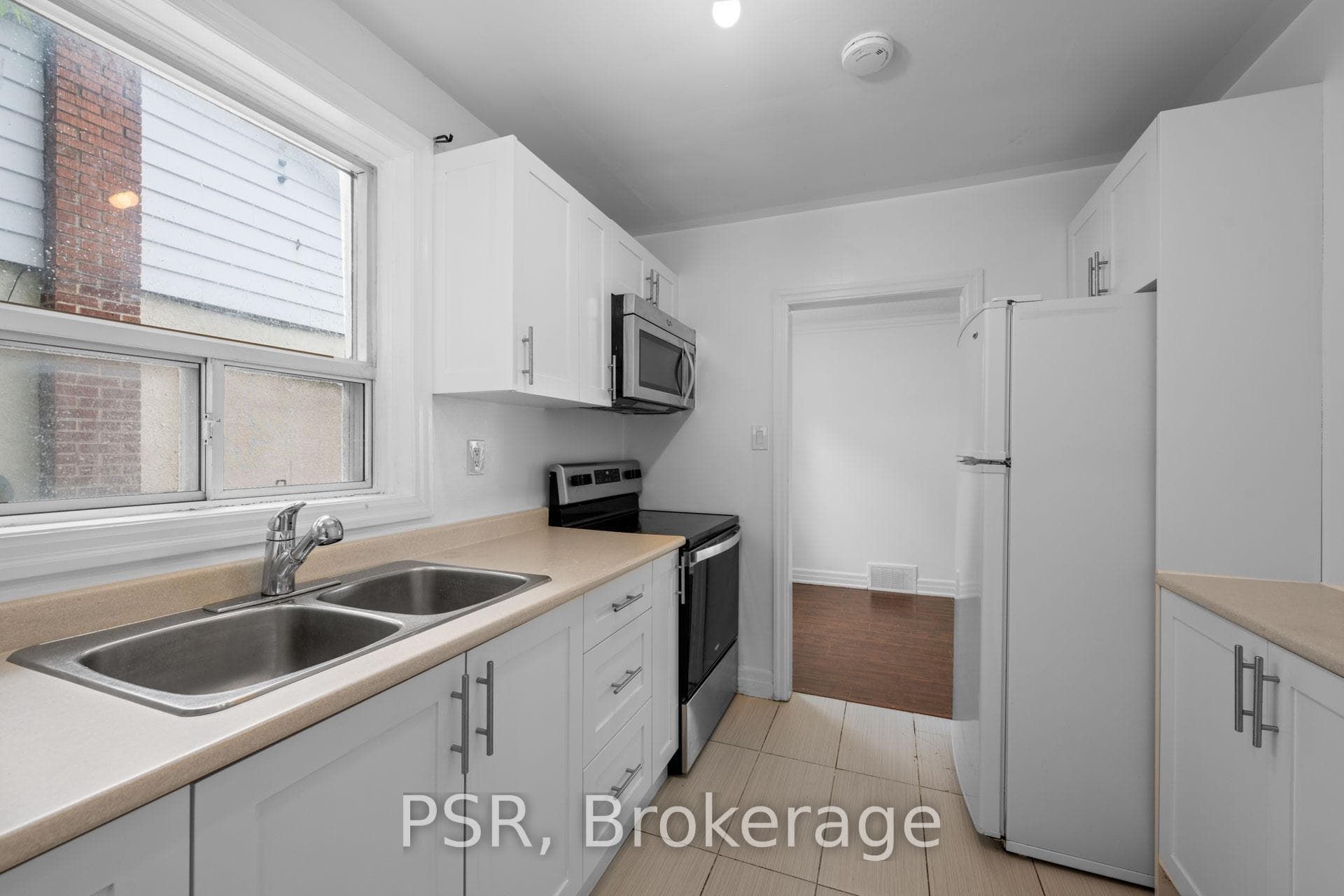 18 Grandview Avenue Unit Main Fl photo 14