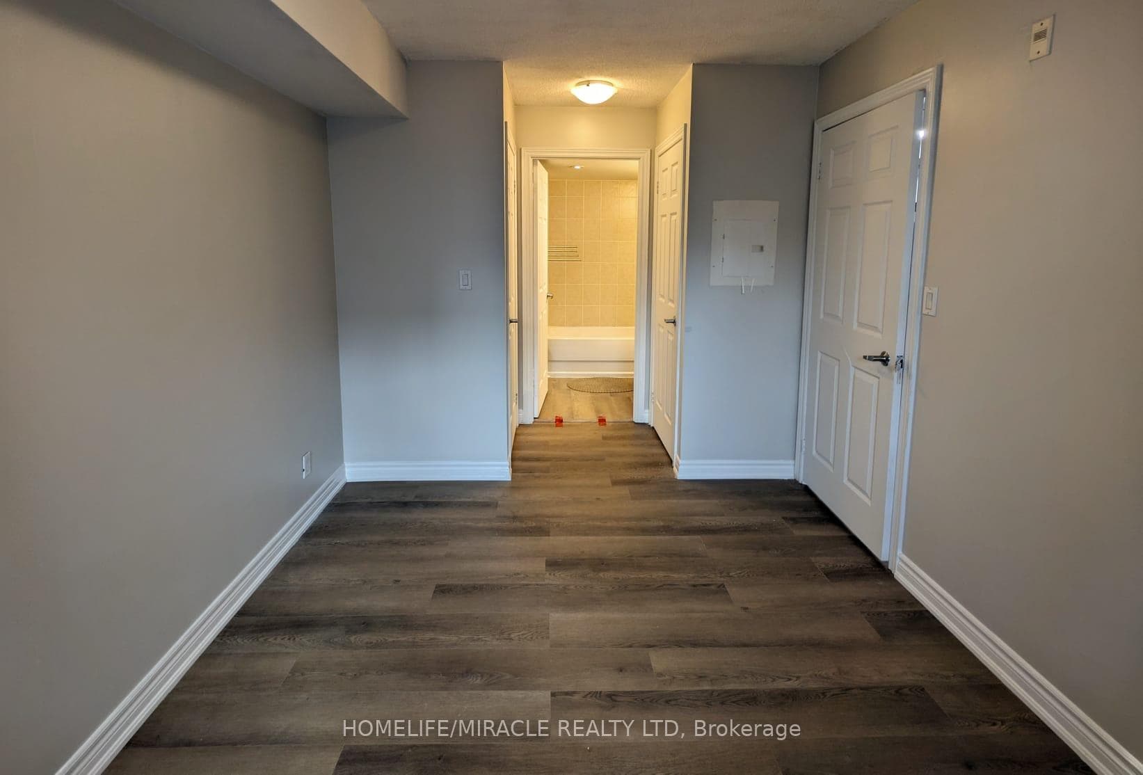 225 Wellesley Street Unit 607 photo 16