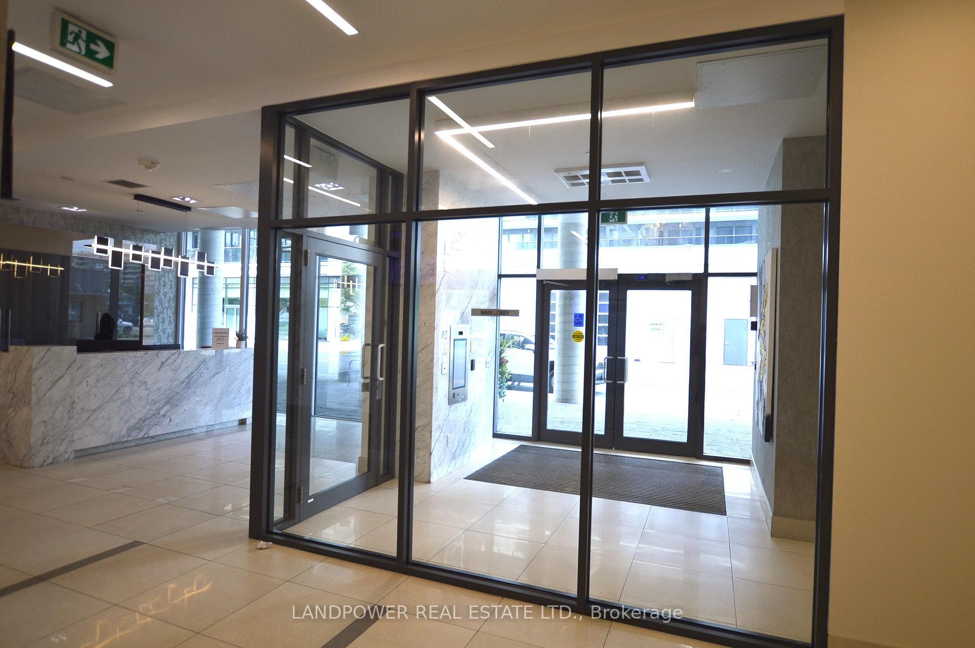 9618 Yonge Street Unit 220 photo 5