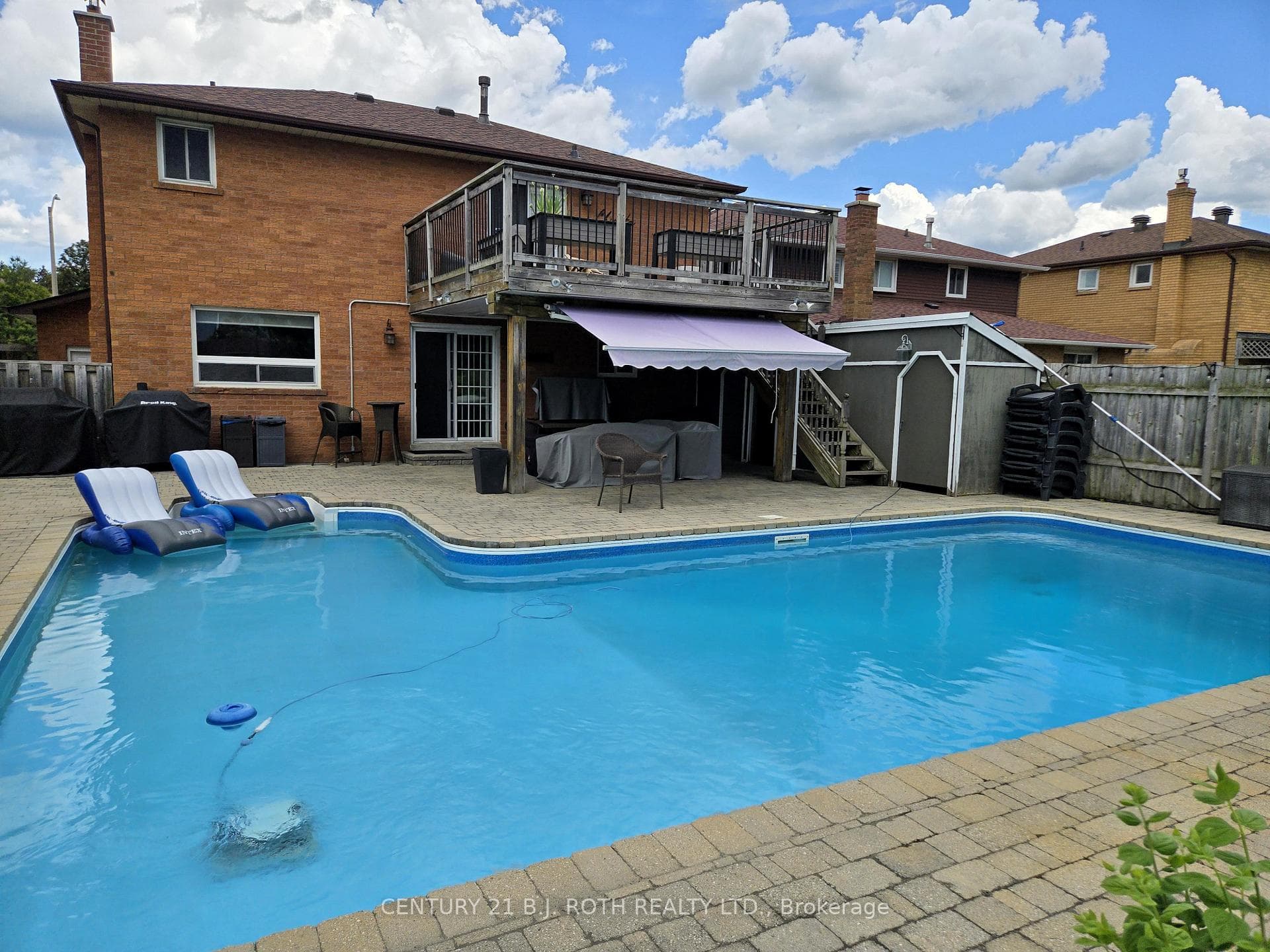 105 Chieftain Crescent photo 13