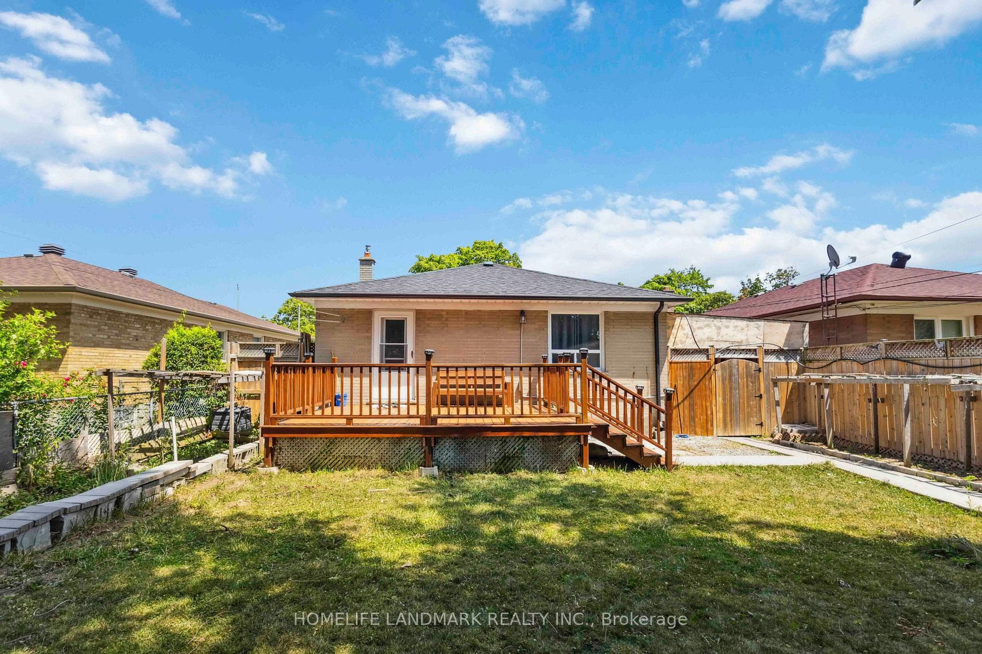 260 Chine Drive photo 47