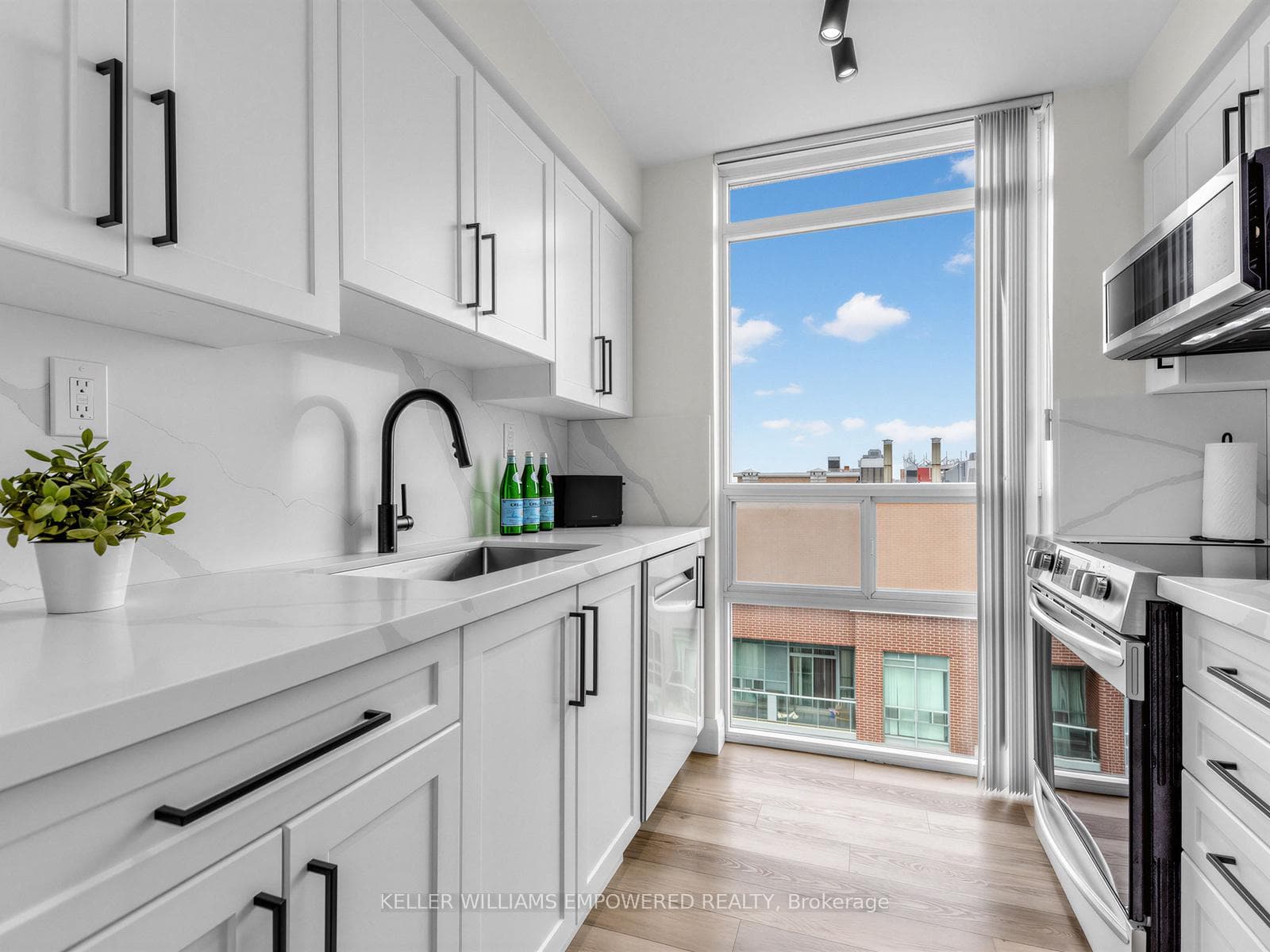 Dazzling Renovated Chef's Kitchen
