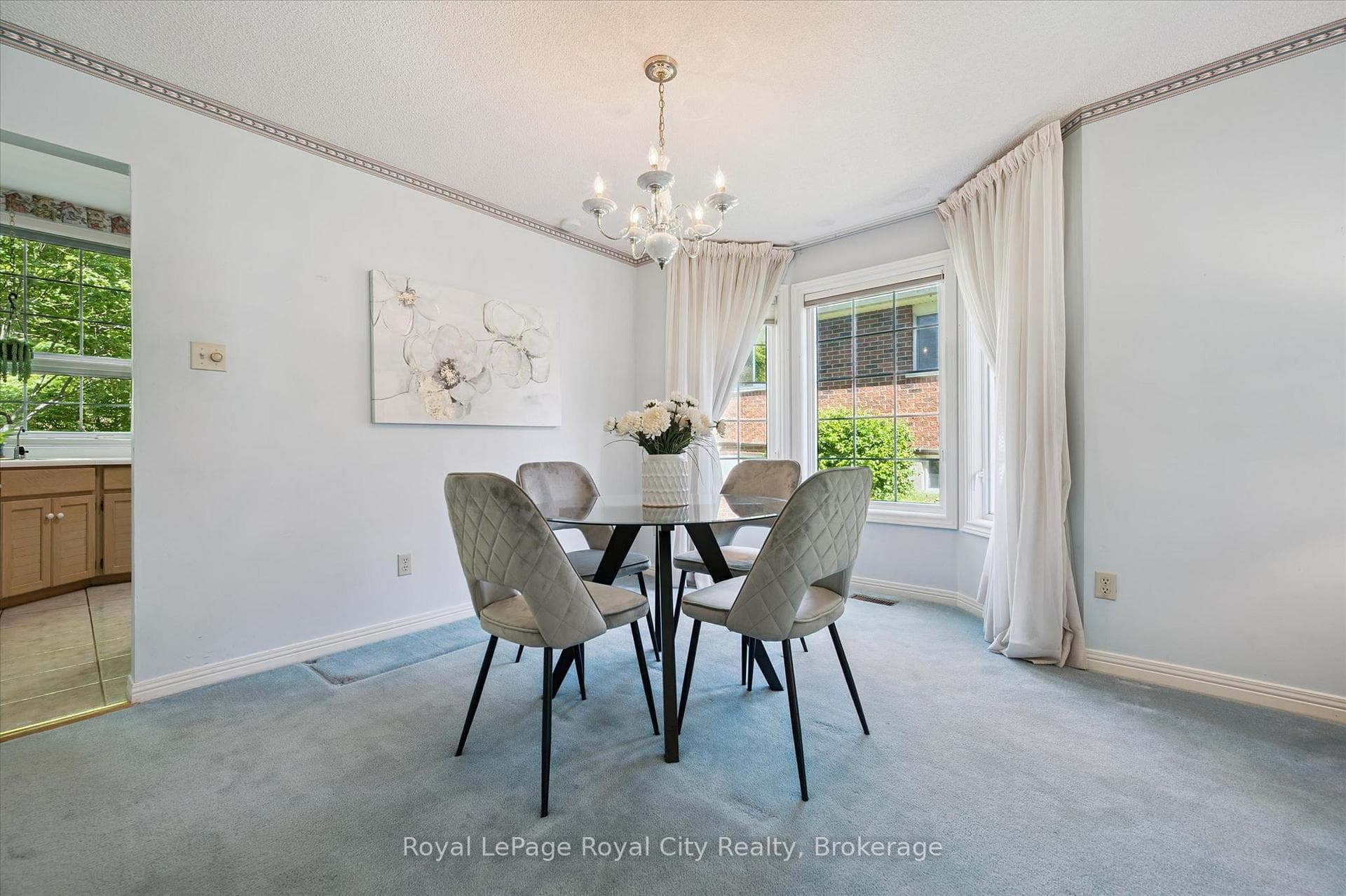 539 Harvey Street photo 8