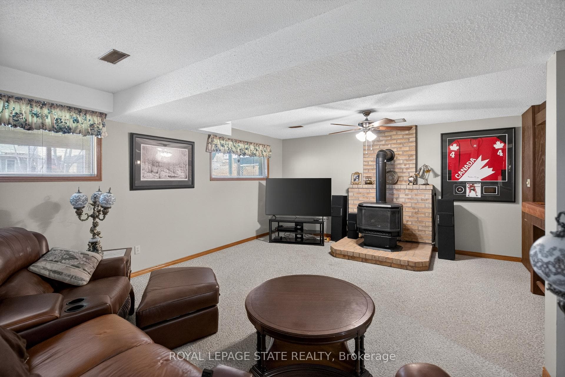 328 MacCrae Drive photo 31