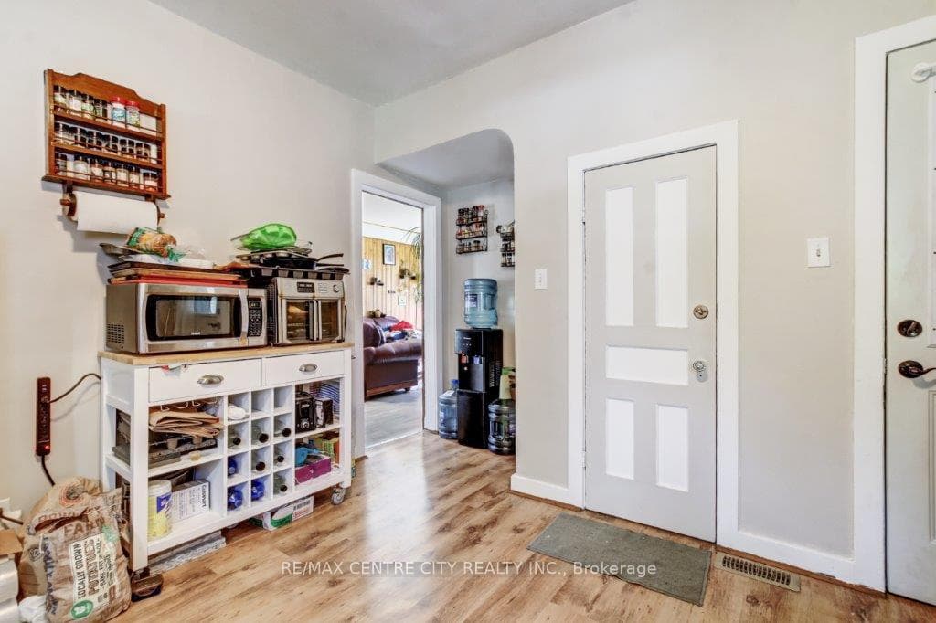 278 Ross Street photo 10