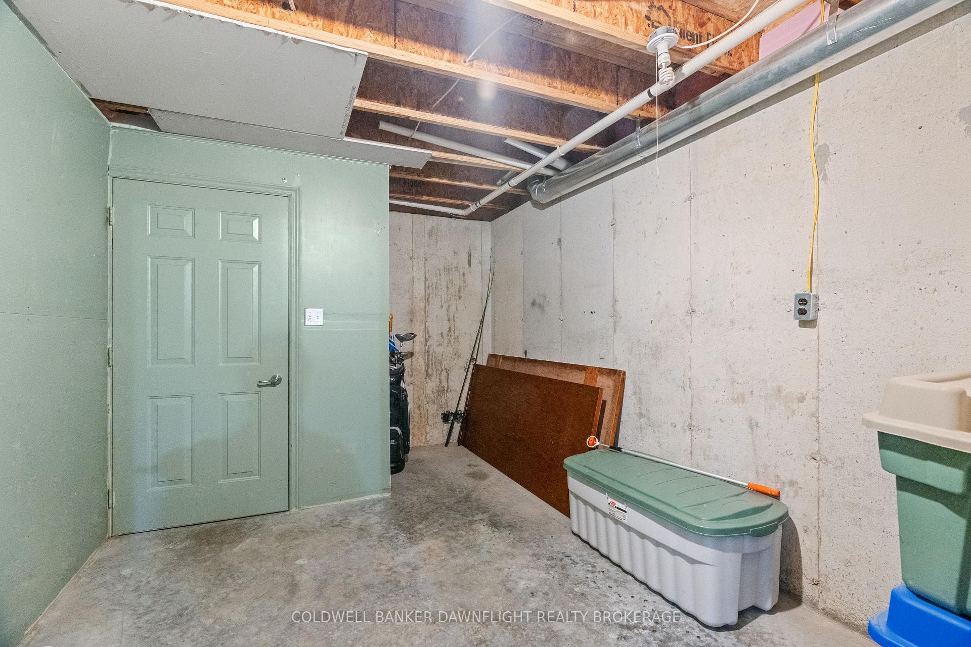 2162 Parkhill Drive photo 32