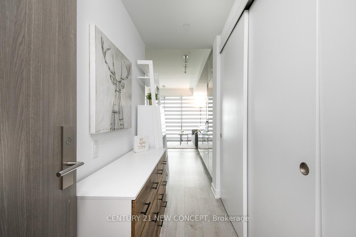 161 Roehampton Avenue Unit 2009 photo 1