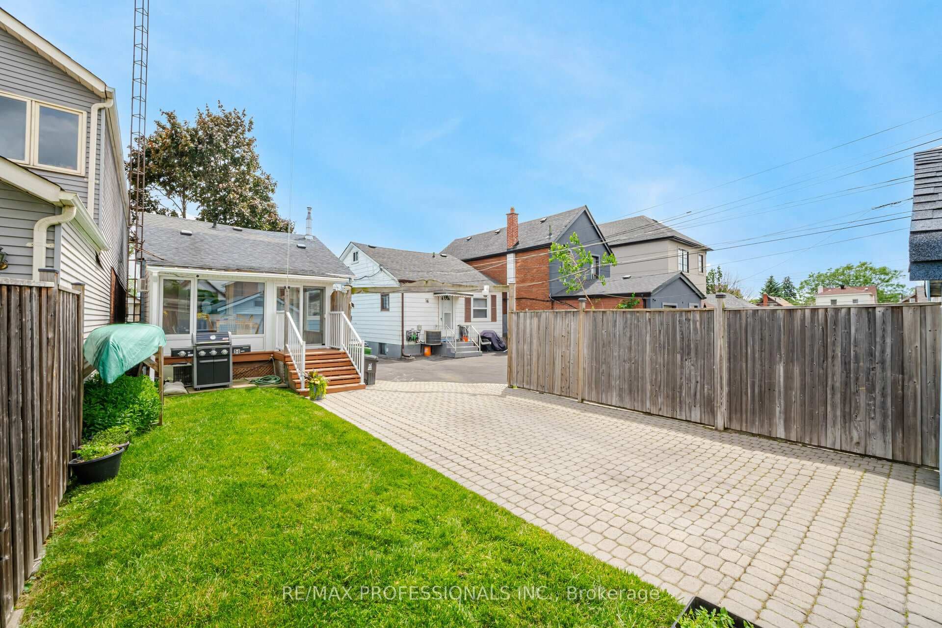 162 Aileen Avenue photo 36