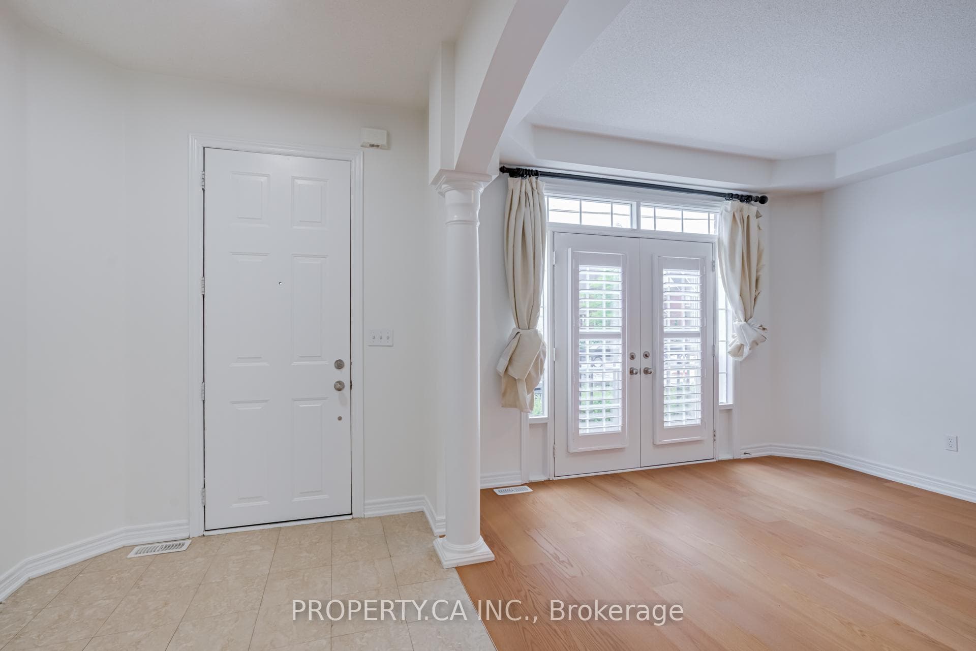 3347 Eglinton Avenue photo 2