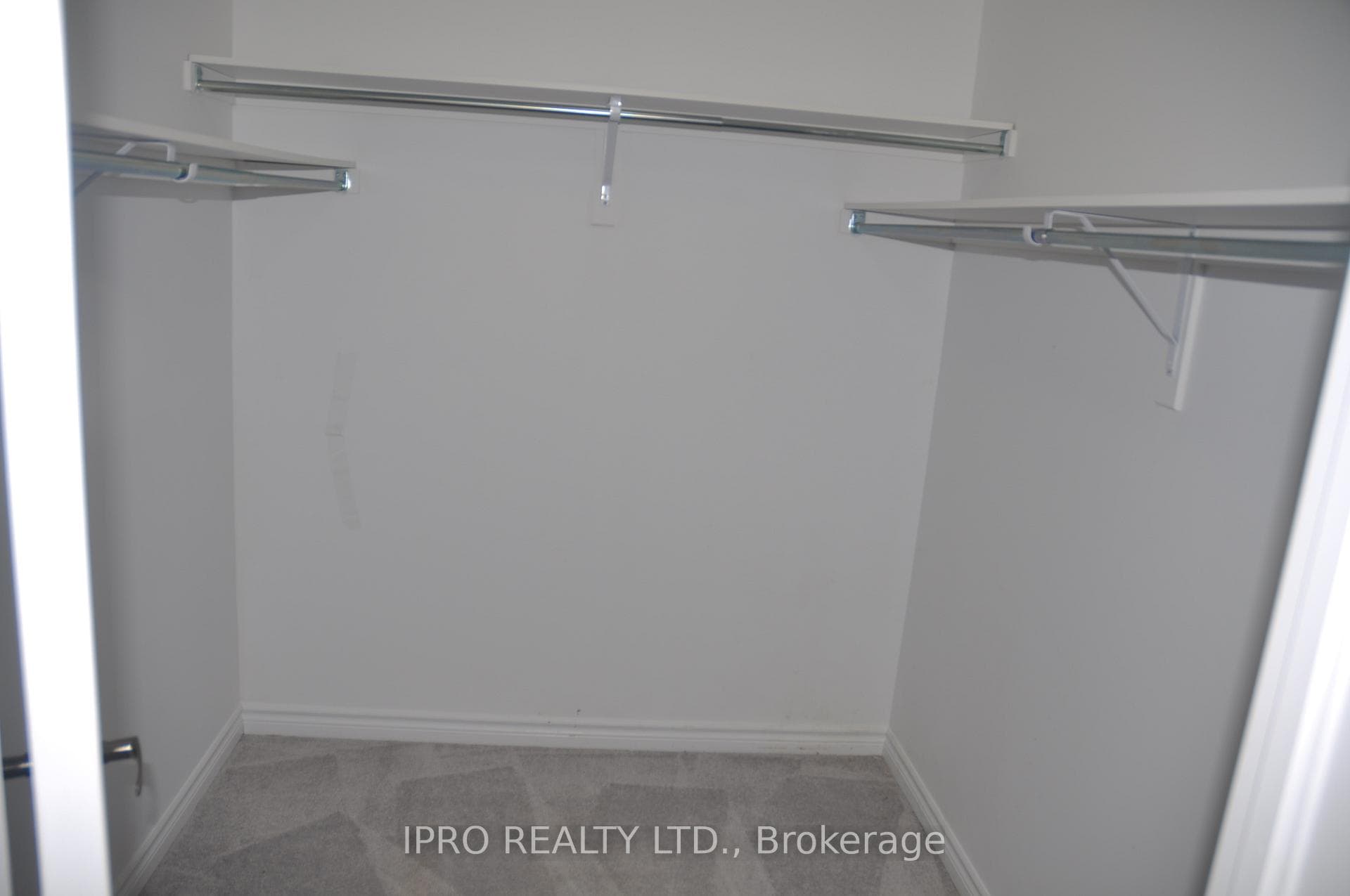 184 Seeley Avenue photo 23
