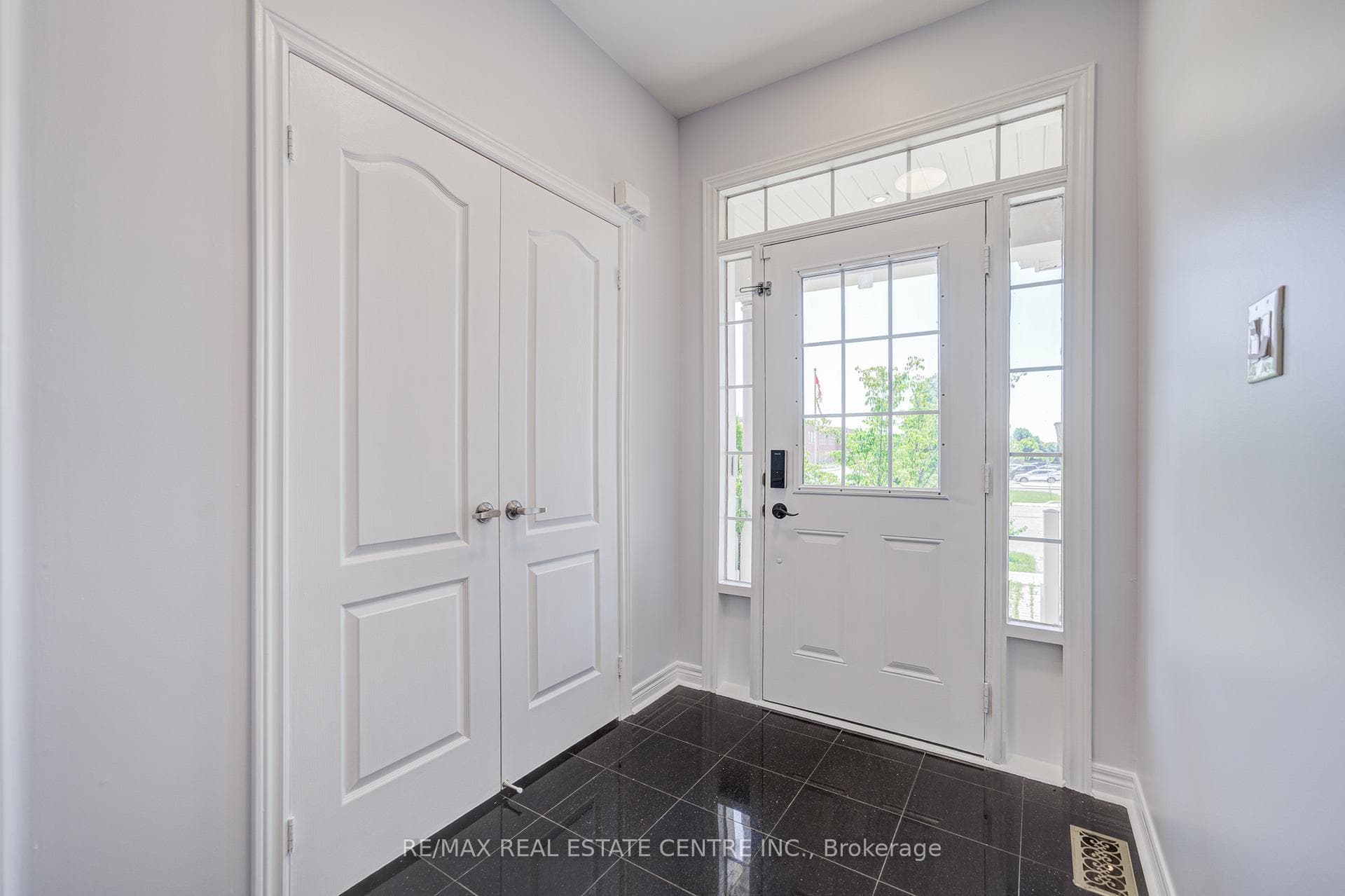 3275 Tacc Drive photo 4