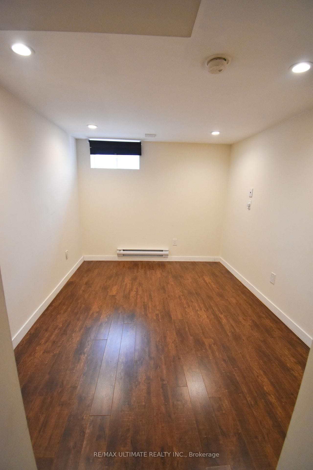205 Innisfil Street Unit B photo 3