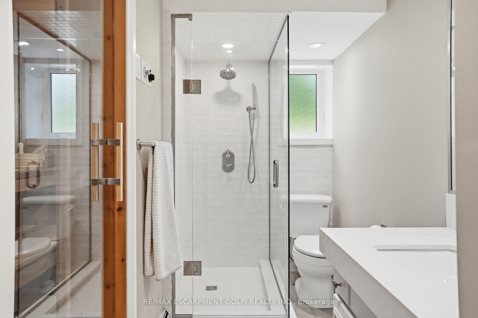 5 MAPLE Avenue photo 29