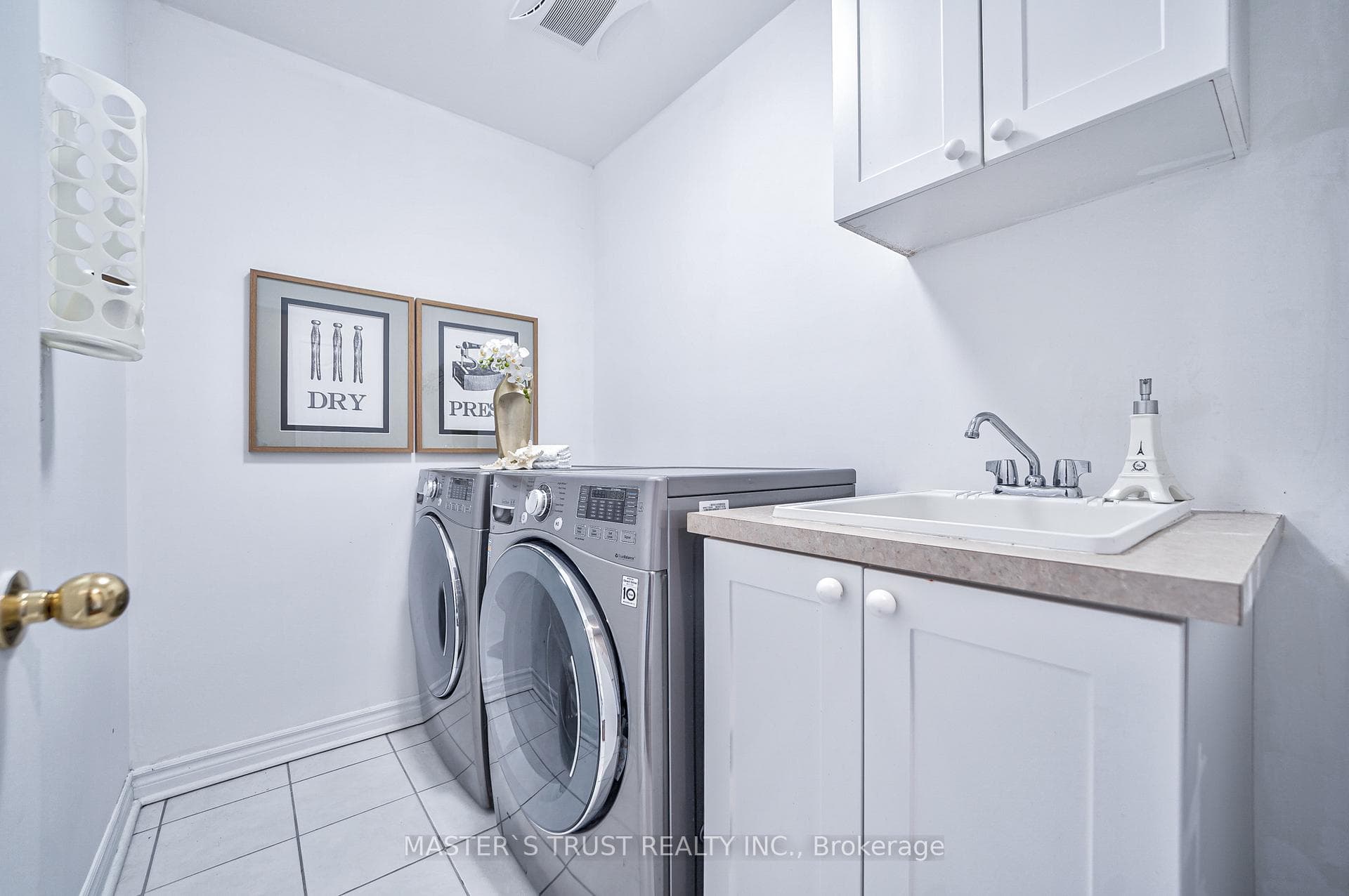 106 Lebovic Drive photo 27