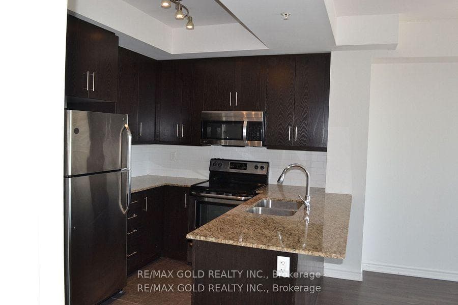 15 James Finlay Way Unit 733 photo 11