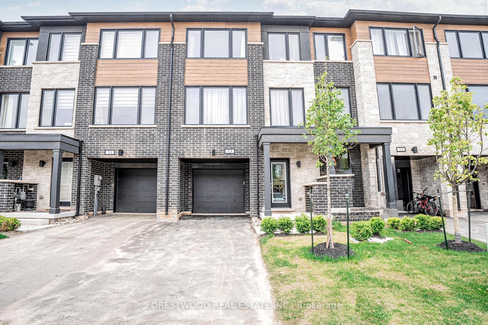53 Humberstone Drive photo 1