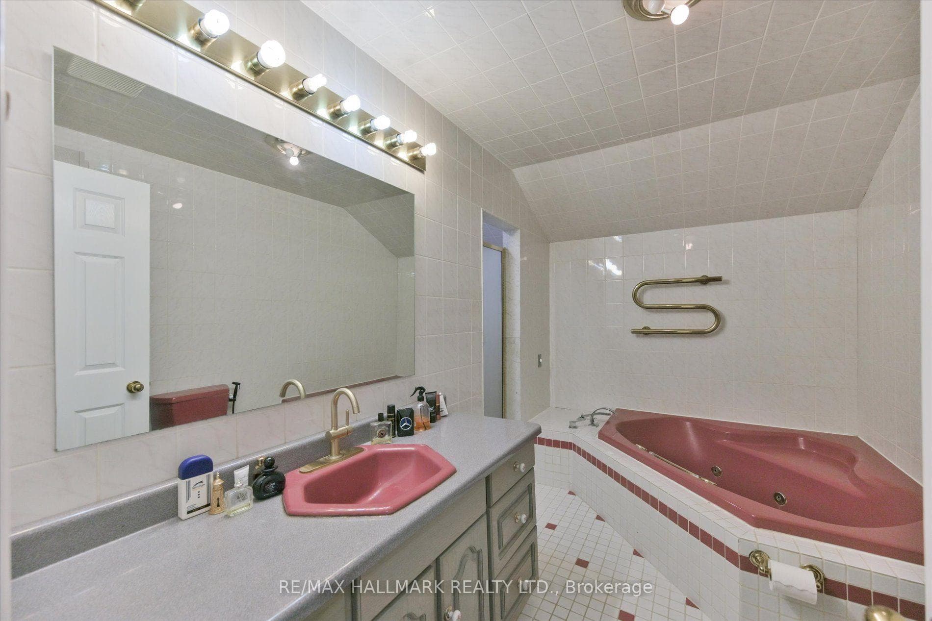 13918 Leslie Street photo 26