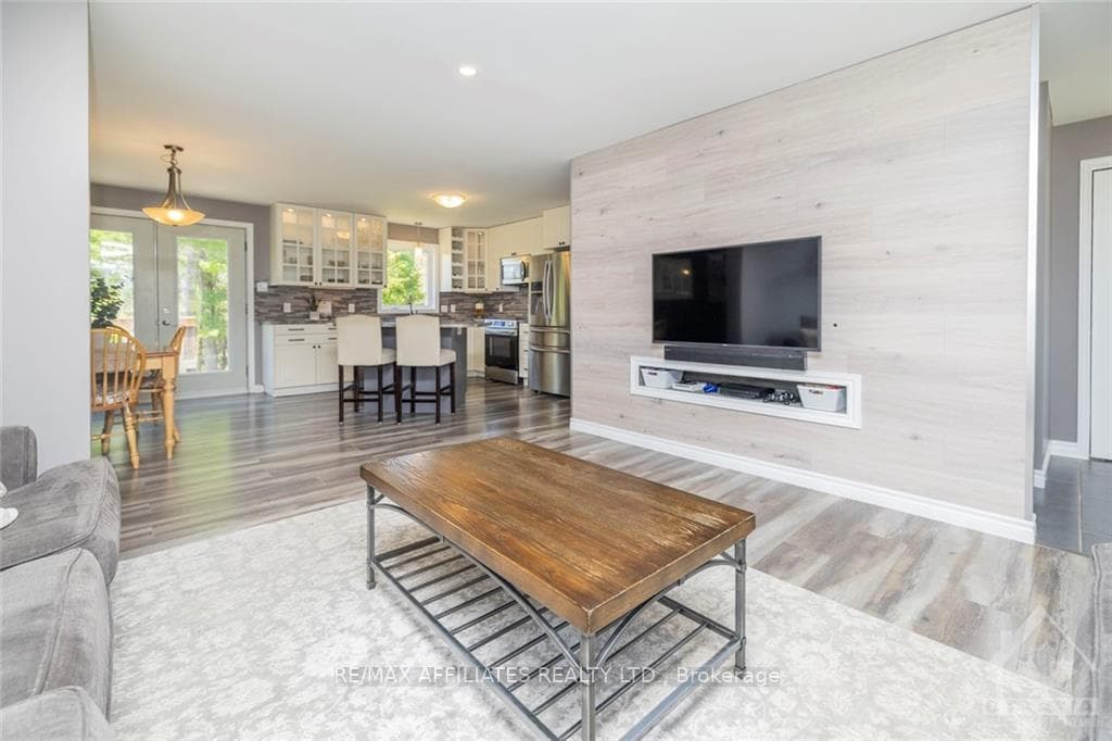 232 FORBES Road photo 6