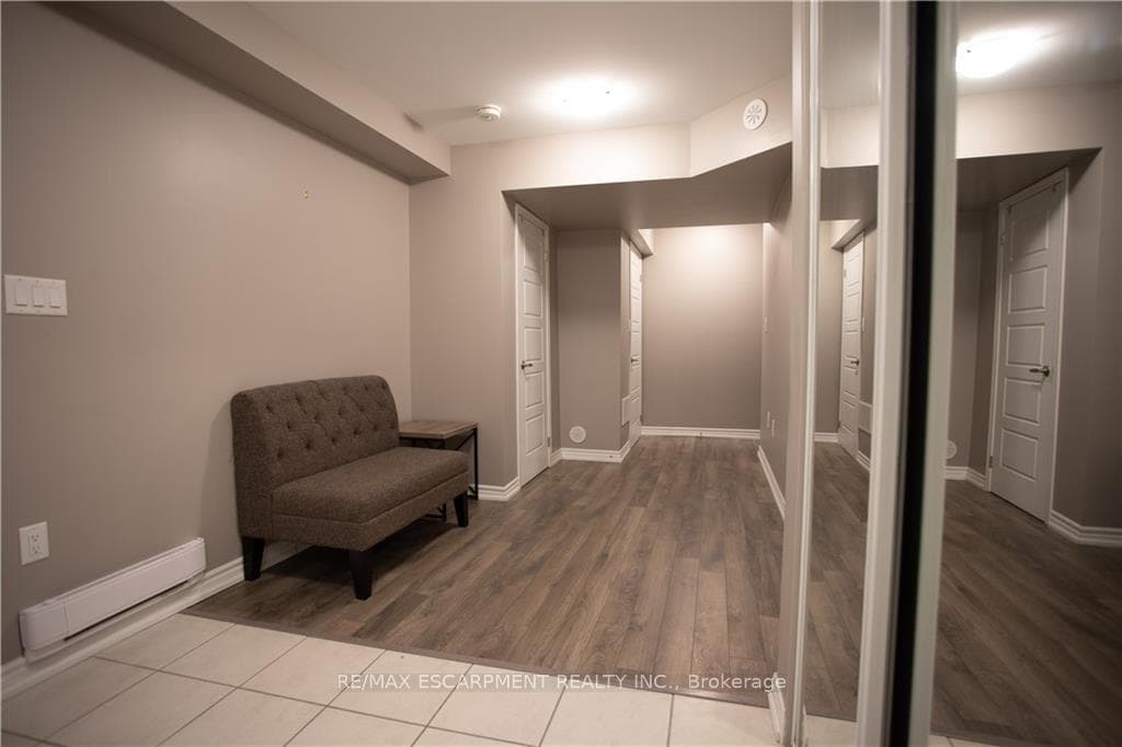 560 Allport Gate photo 37