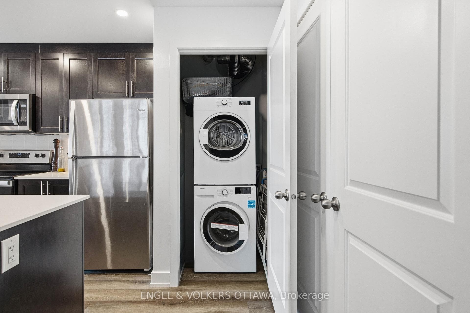 310 Tulum Crescent Unit B photo 26