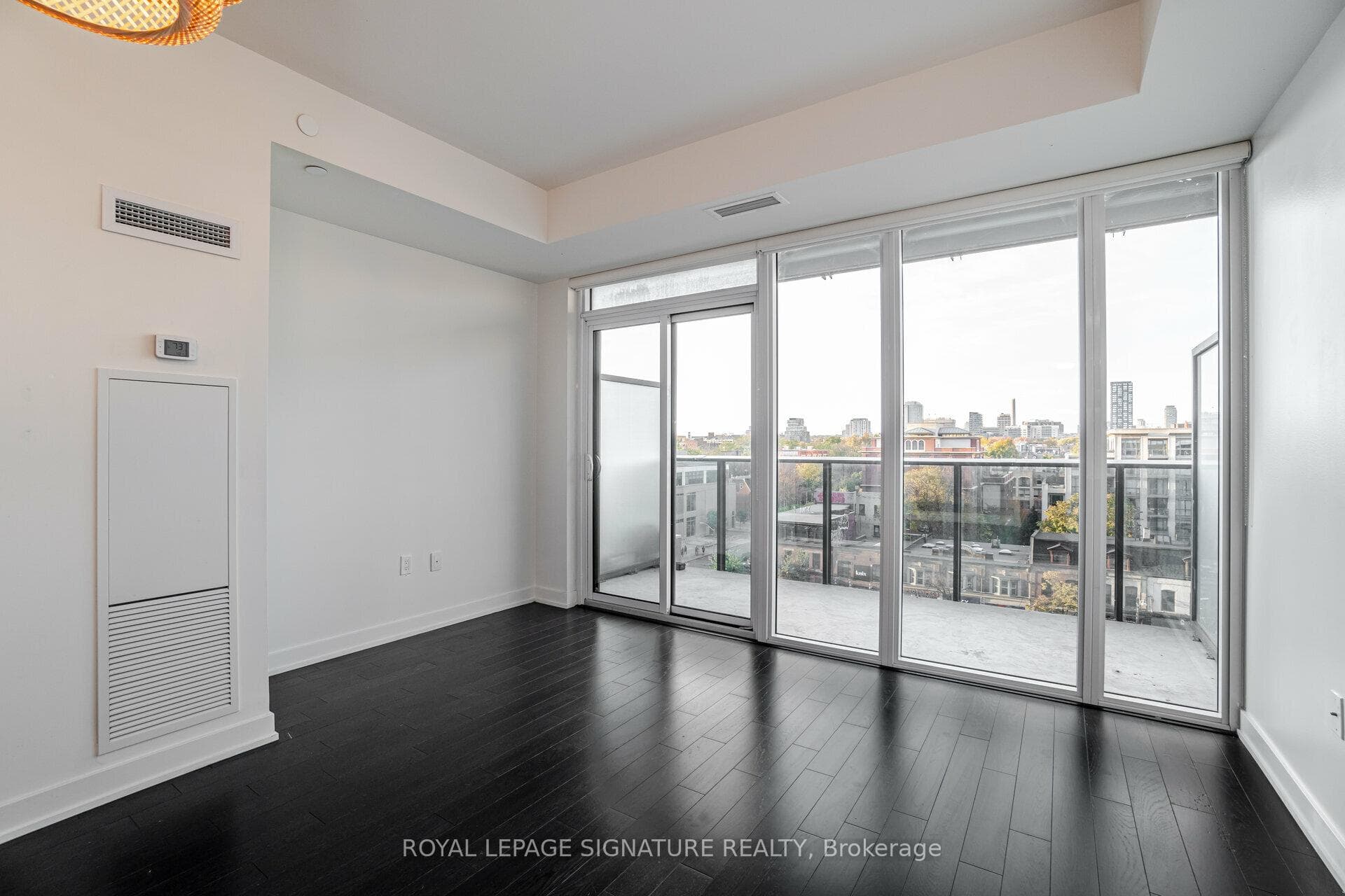 330 Richmond Street Unit 811 photo 9
