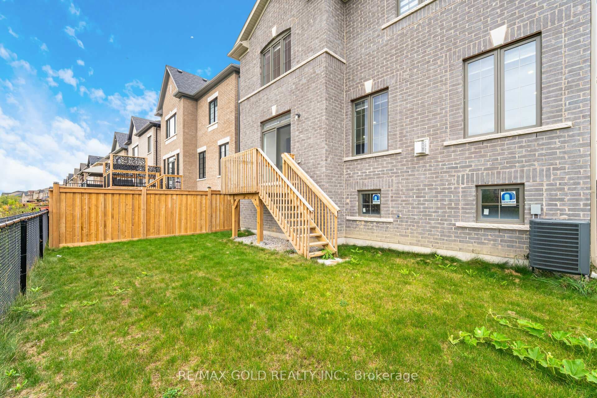 63 Hawtrey Road photo 39