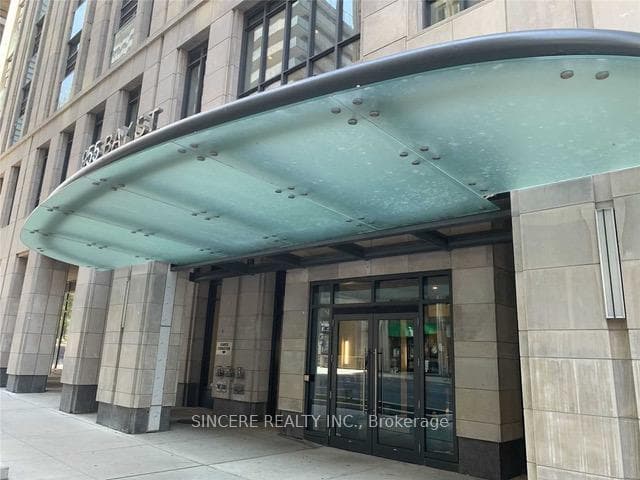 955 Bay Street Unit 1812 photo 2
