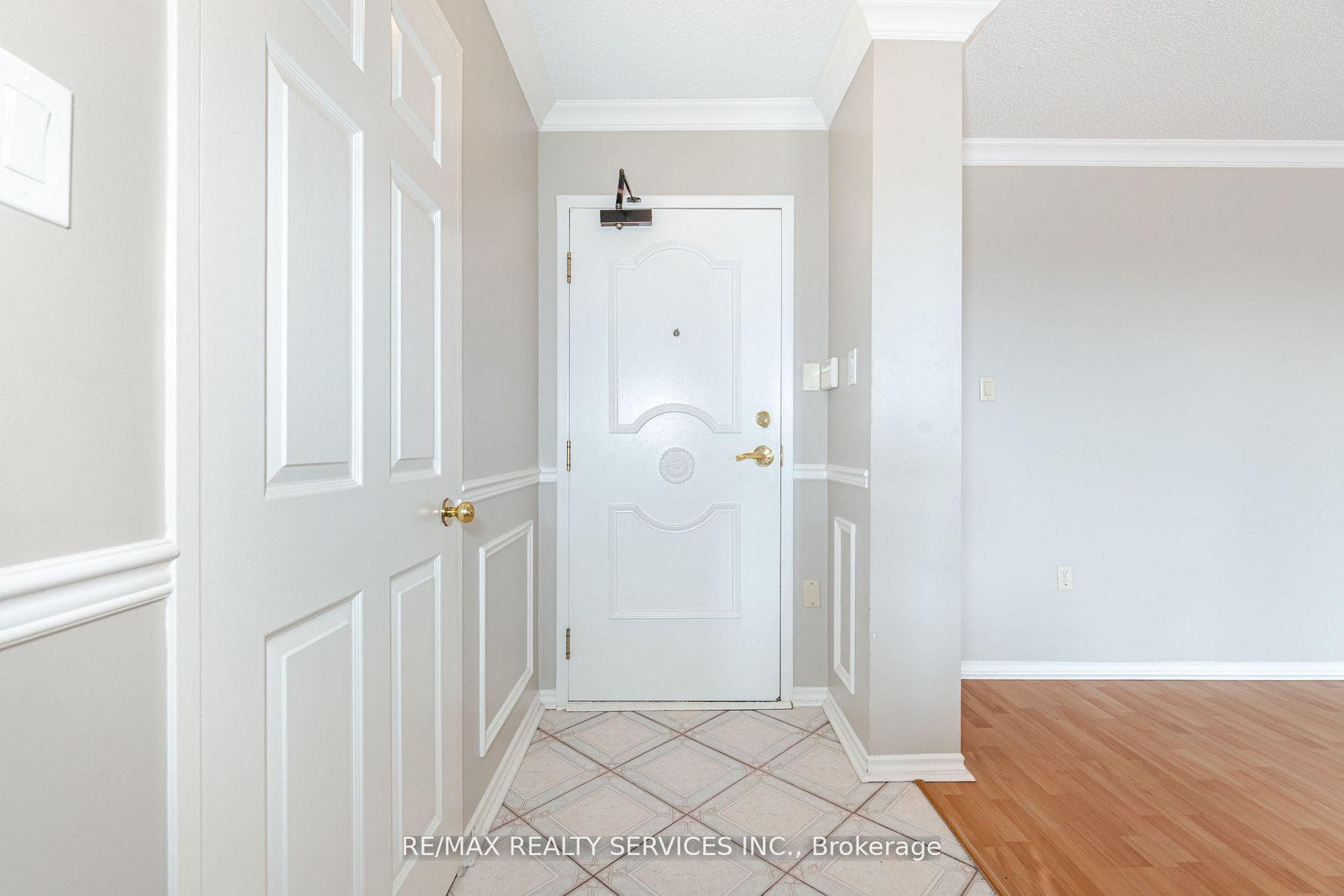 20 Cherrytree Drive Unit 411 photo 8