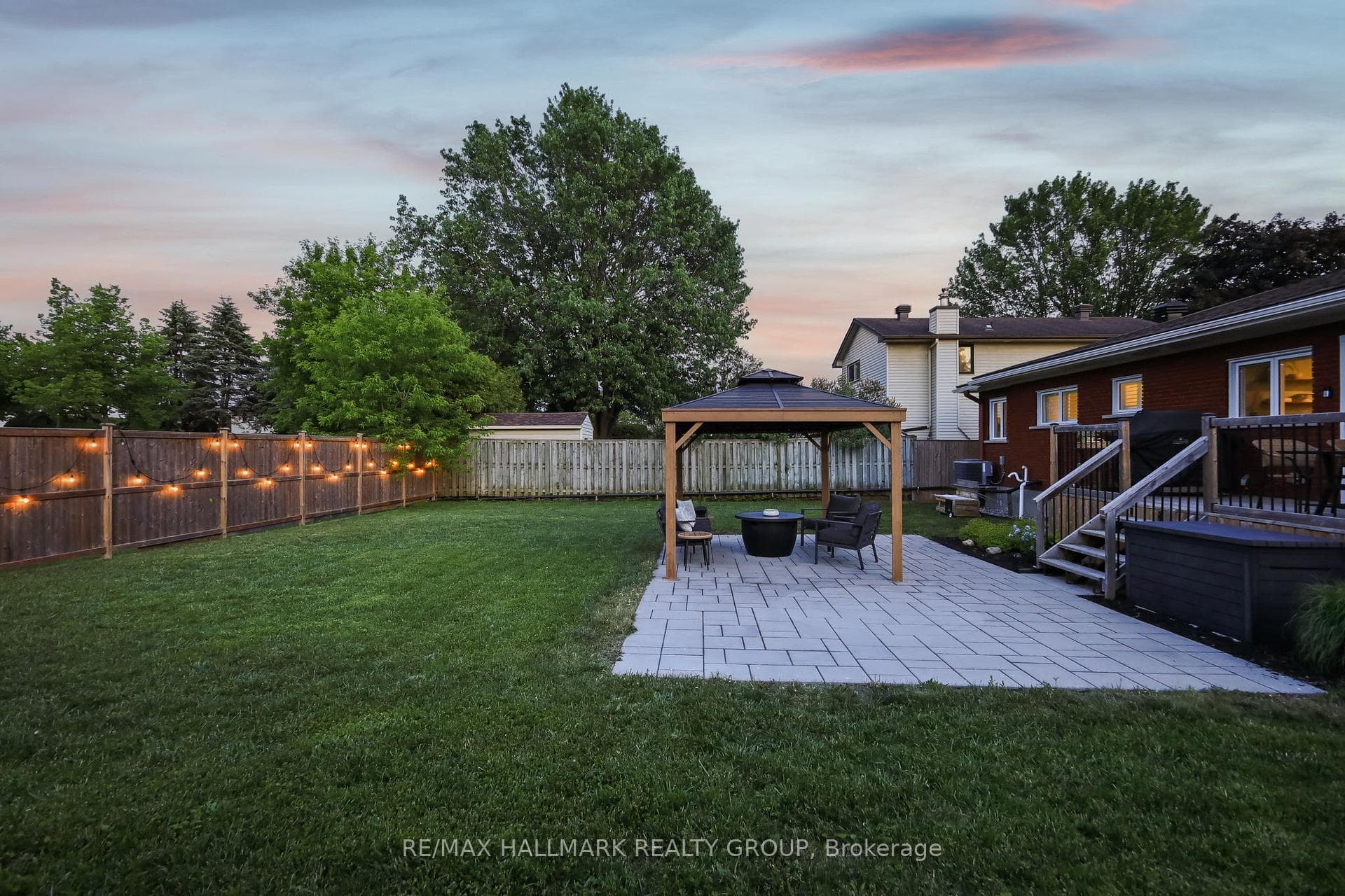 1583 MAXIME Street photo 35