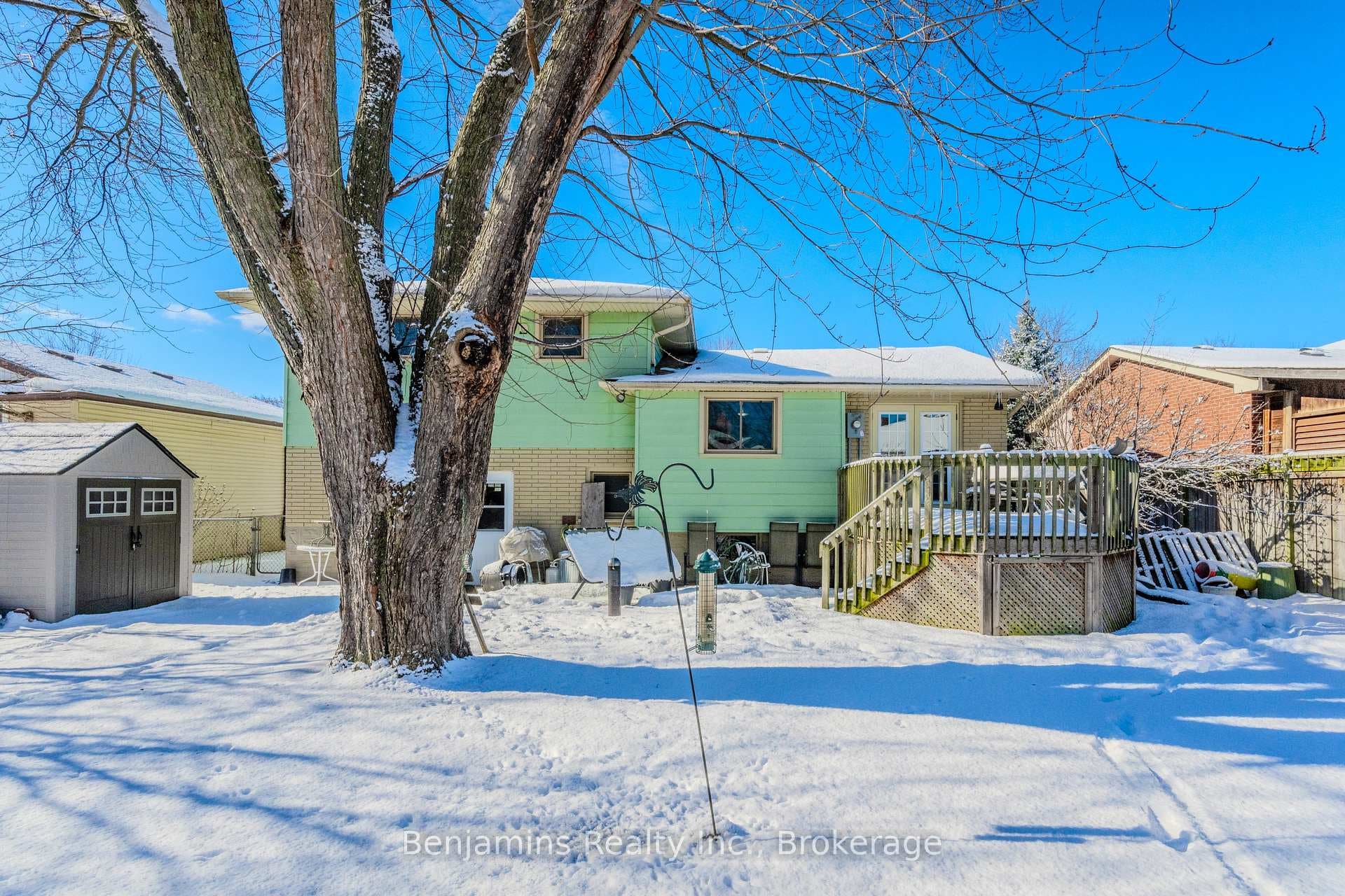11 Willow Avenue photo 38