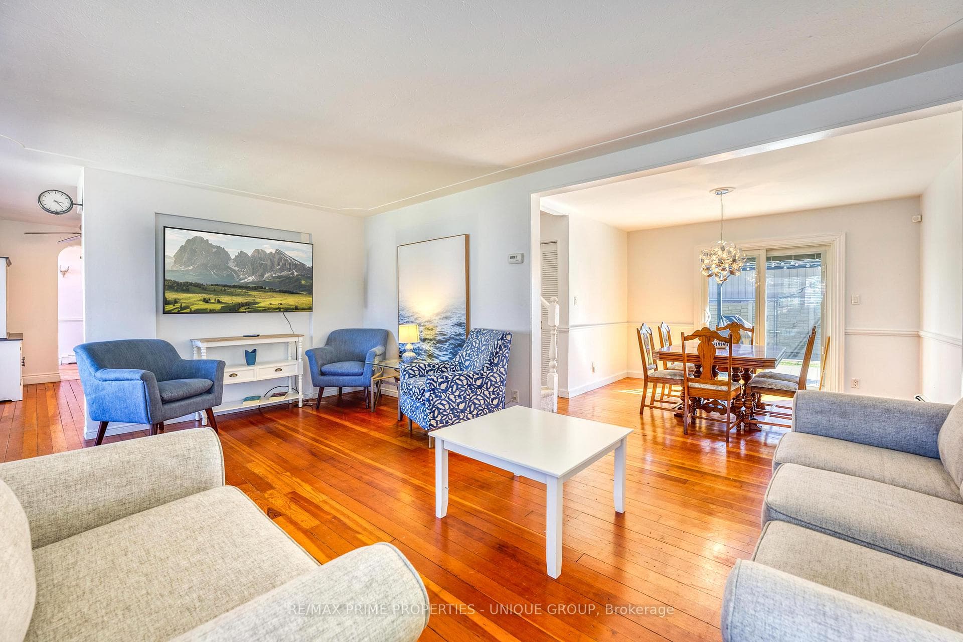 2693 John Street photo 14