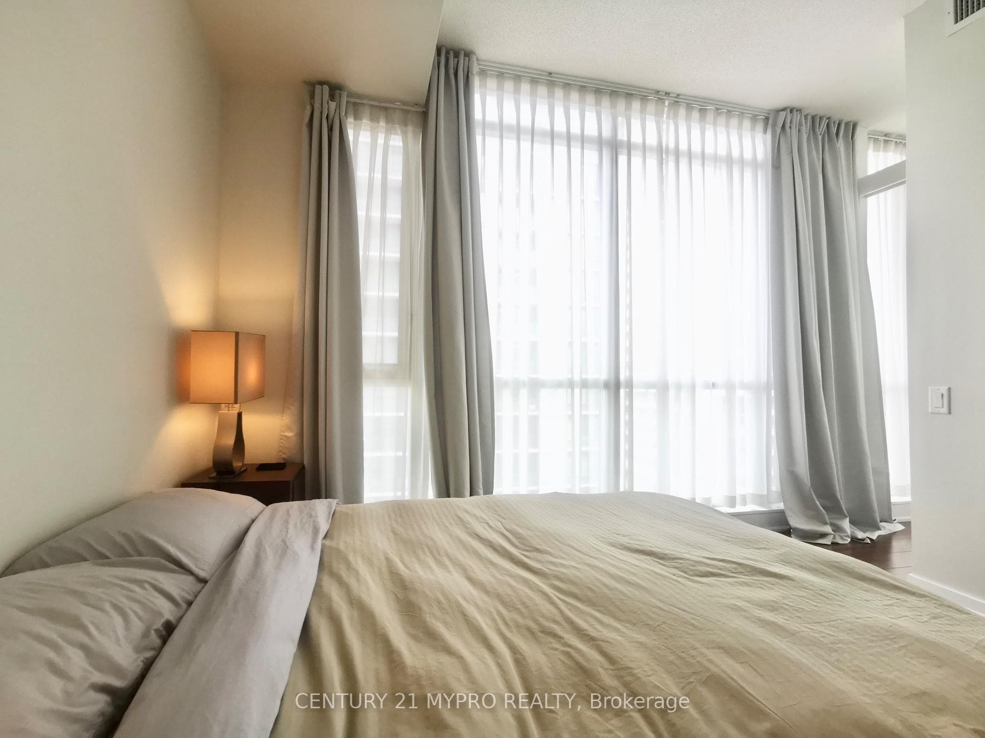 30 Canterbury Place Unit 1004 photo 17