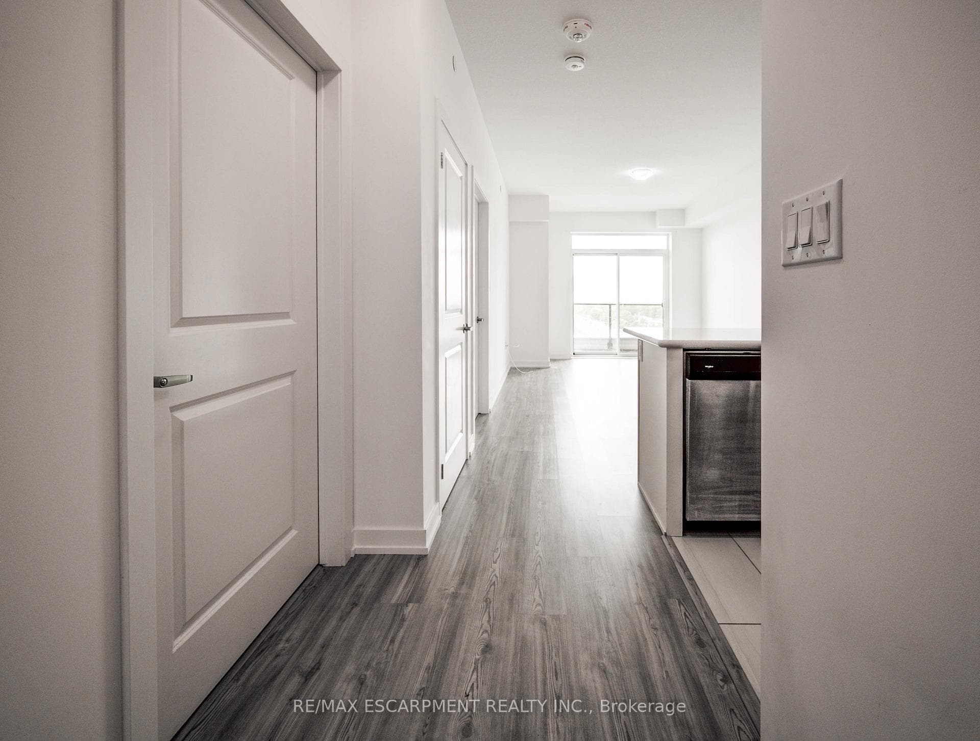 450 Dundas Street Unit 715 photo 13