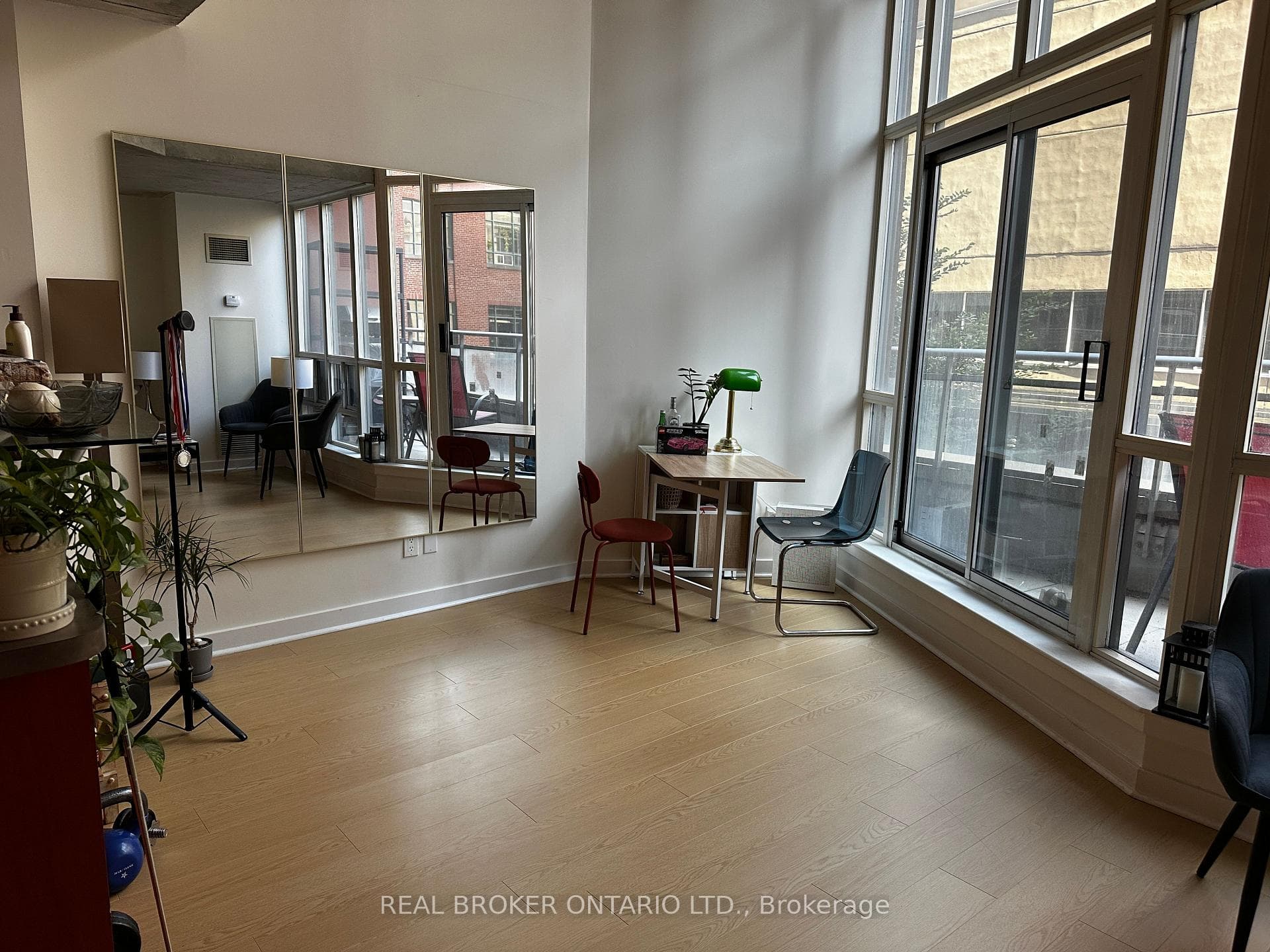 255 richmond Street Unit 201 photo 16