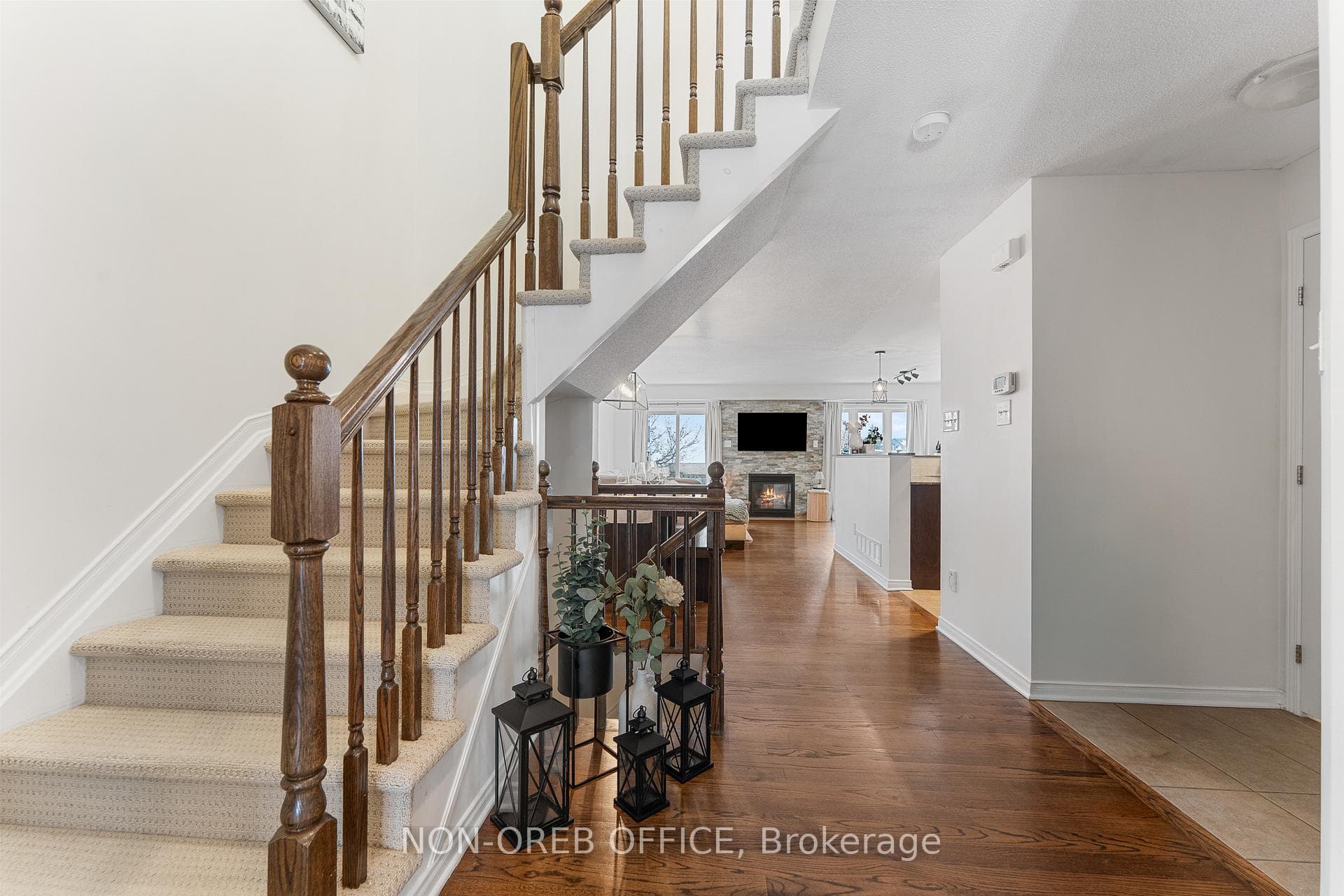 202 ARRITA Street photo 4