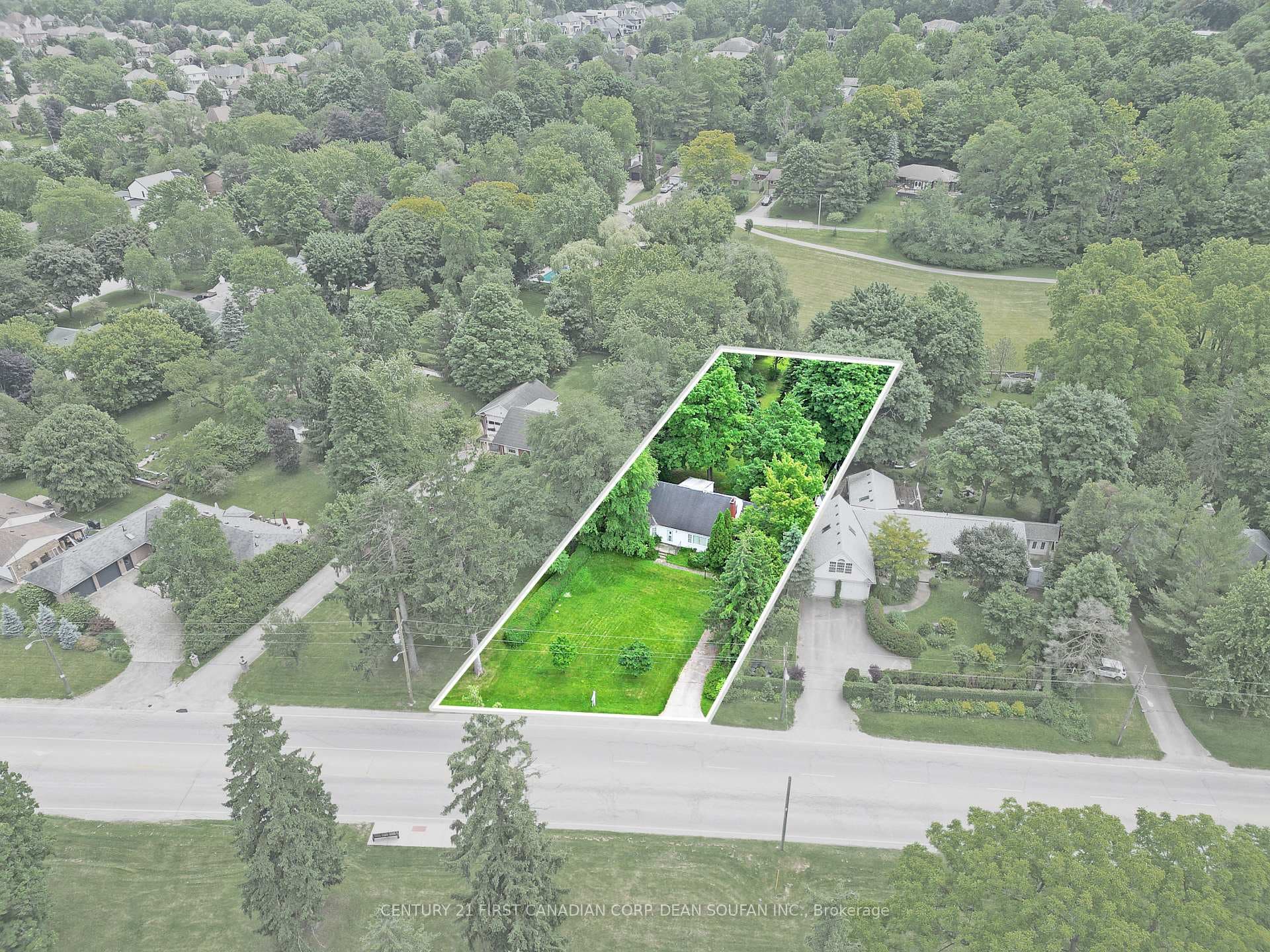 740 Springbank Drive photo 1
